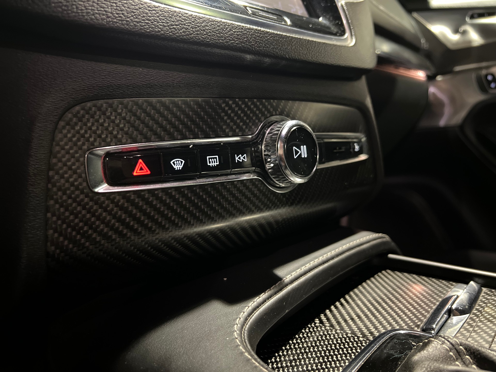 VOLVO XC90 T6 AWD R-Design Geartronic-image-23