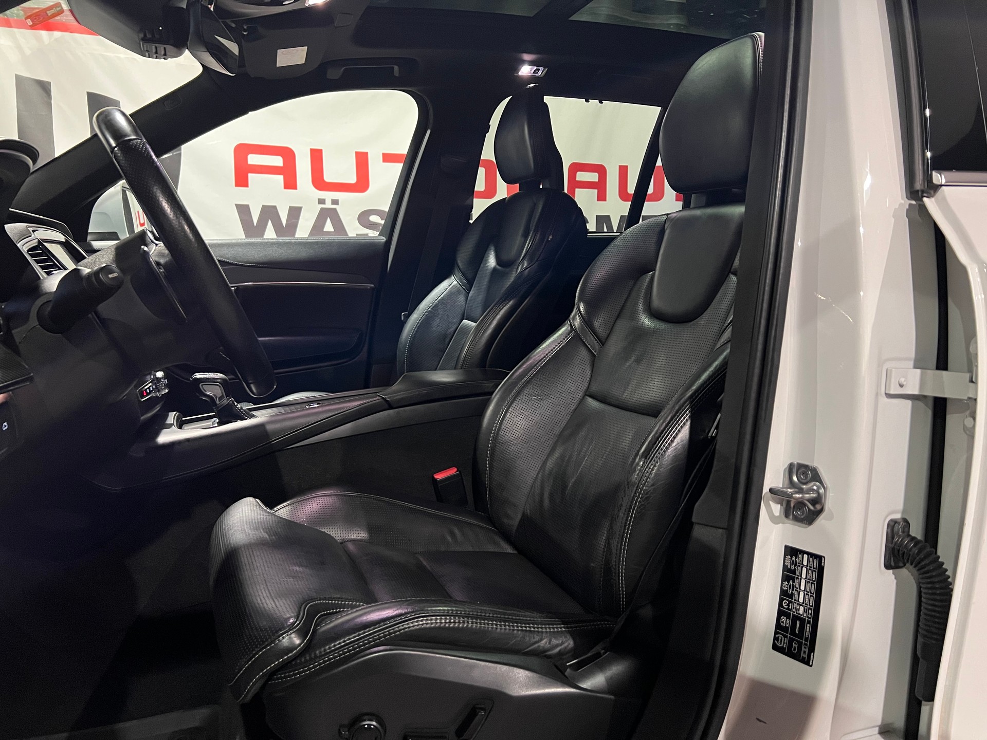 VOLVO XC90 T6 AWD R-Design Geartronic-image-12