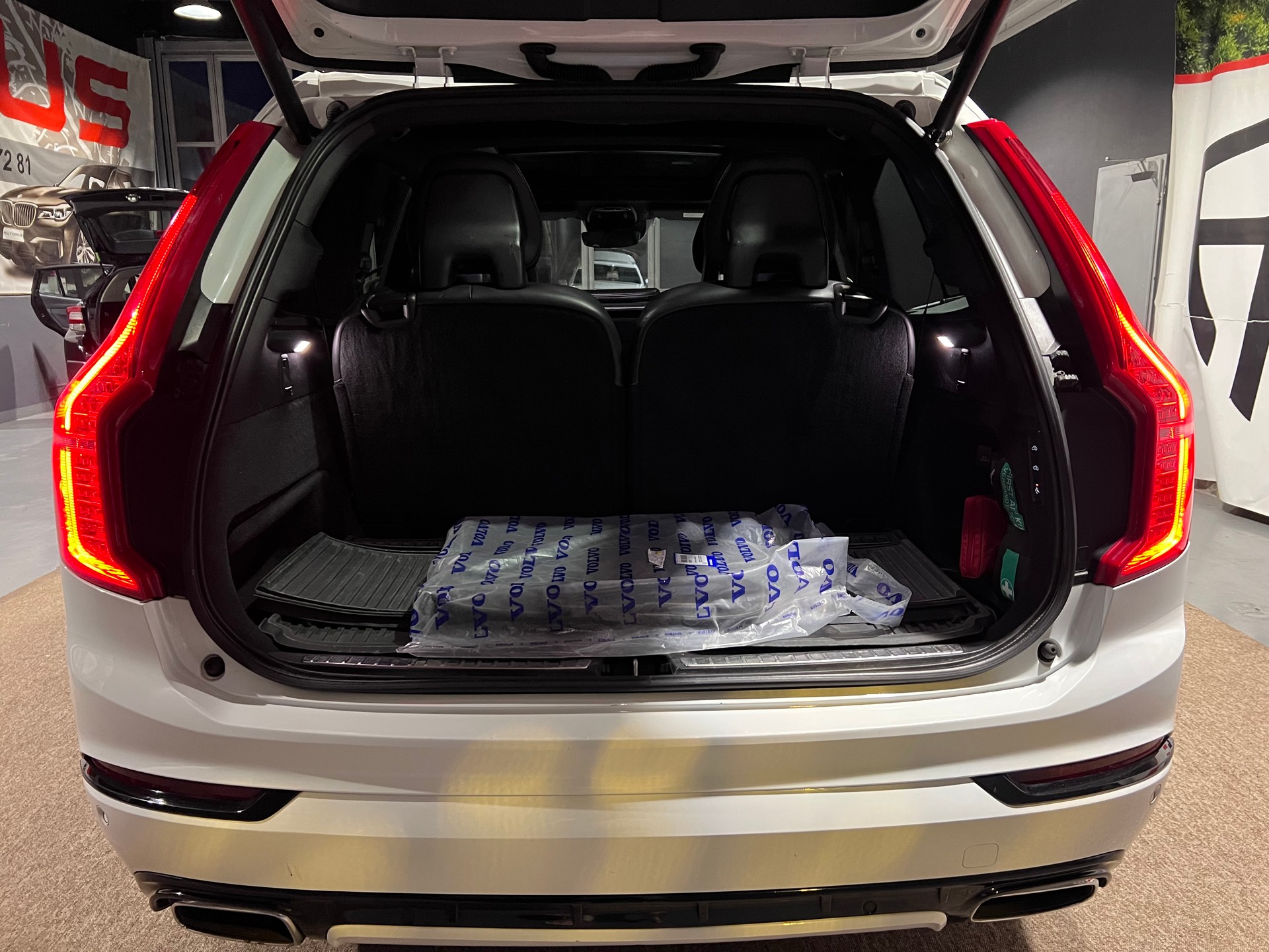 VOLVO XC90 T6 AWD R-Design Geartronic-image-4
