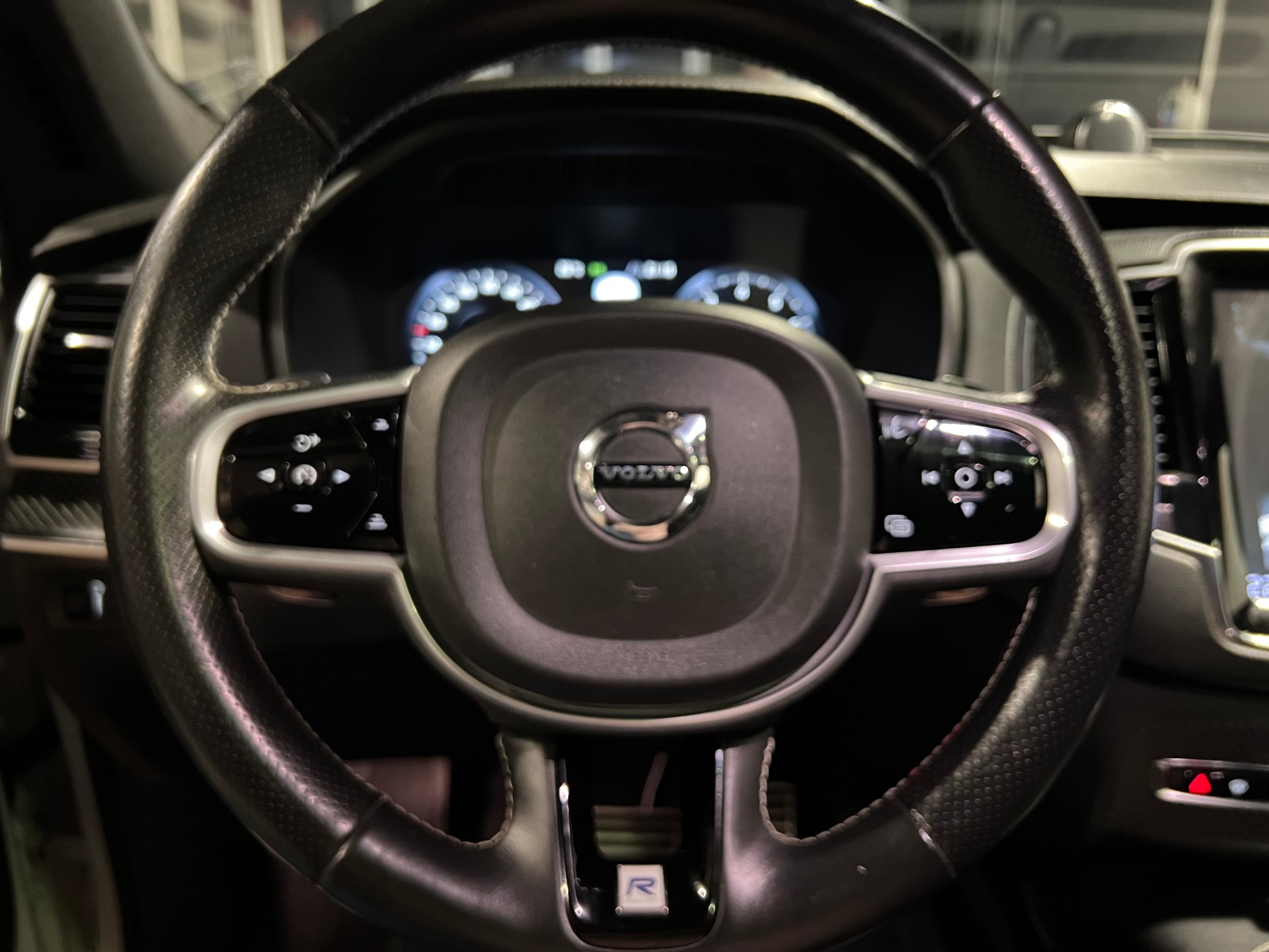 VOLVO XC90 T6 AWD R-Design Geartronic-image-26