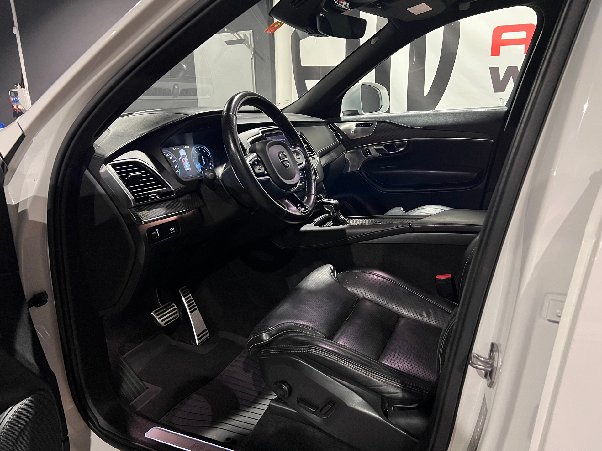 VOLVO XC90 T6 AWD R-Design Geartronic-image-11