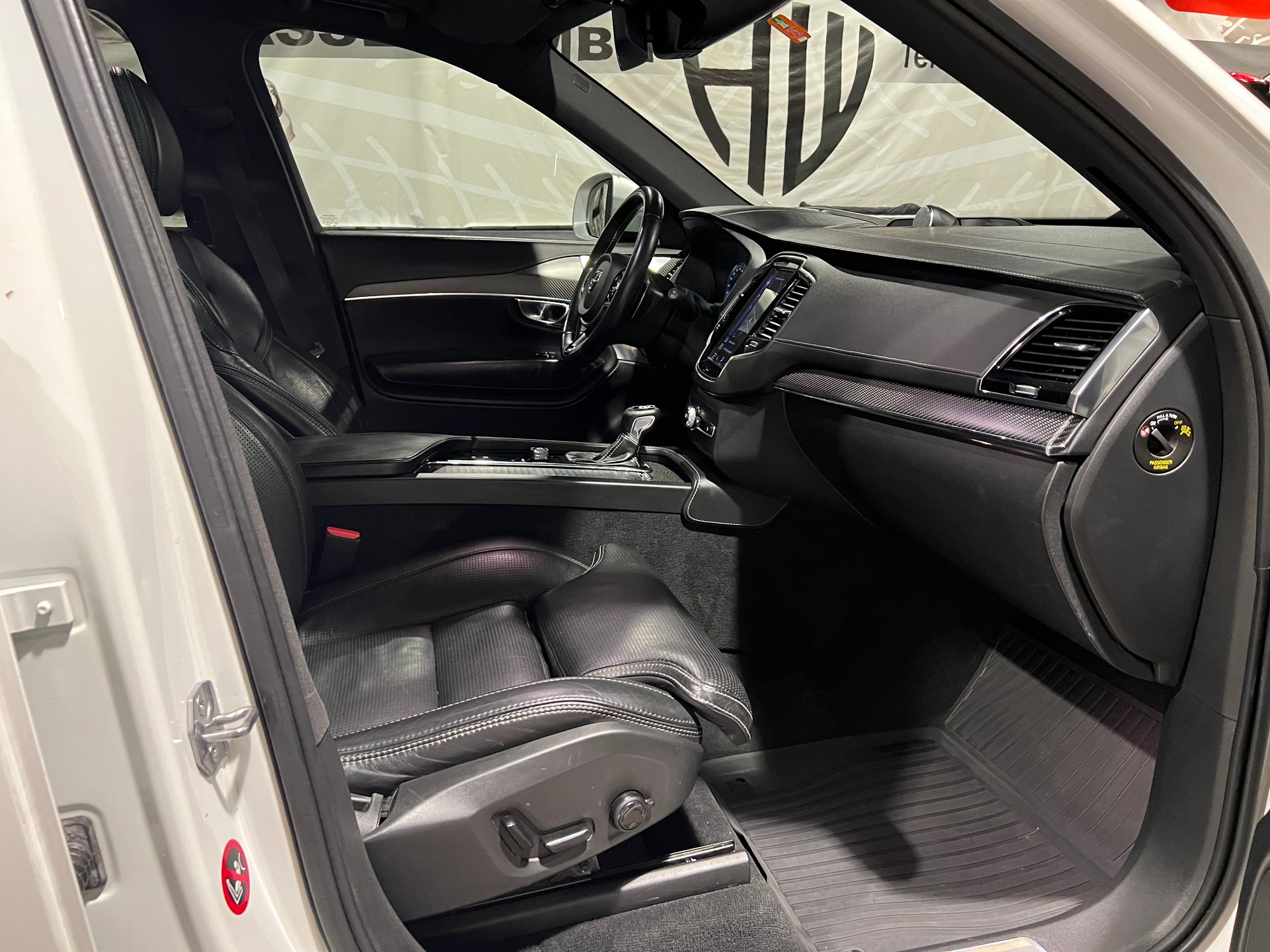 VOLVO XC90 T6 AWD R-Design Geartronic-image-13