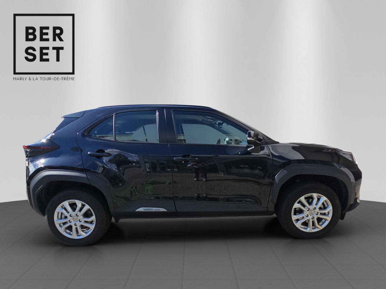 TOYOTA Yaris Cross 1.5 VVT-i HSD Comfort AWD-i-image-3