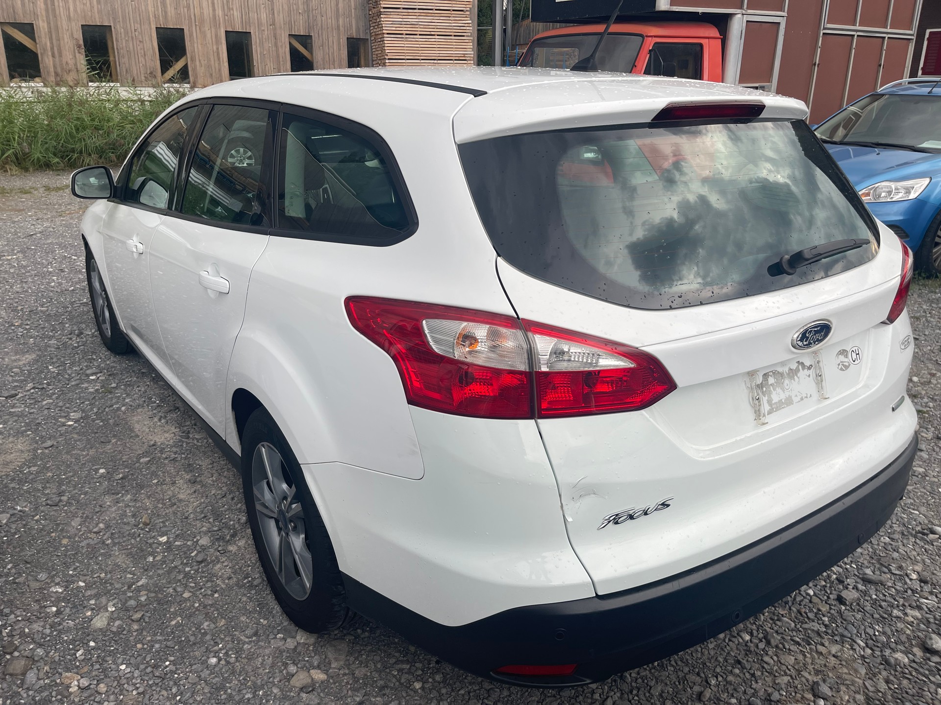 FORD Focus 1.0 SCTi Titanium-image-3