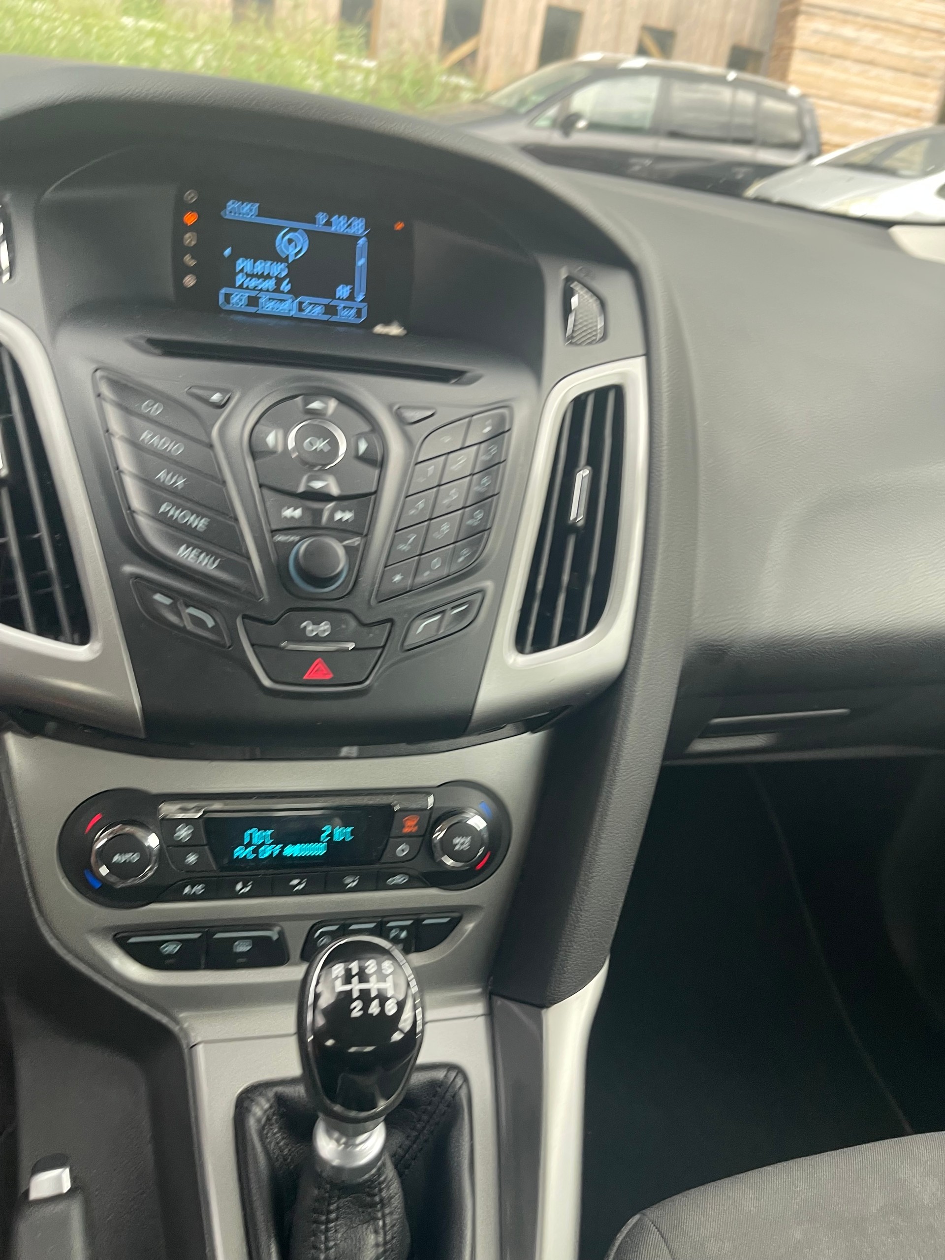 FORD Focus 1.0 SCTi Titanium-image-4