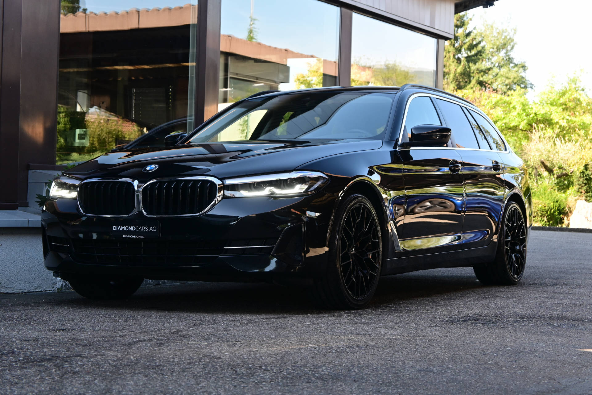 BMW 520d xDrive Touring-image-0