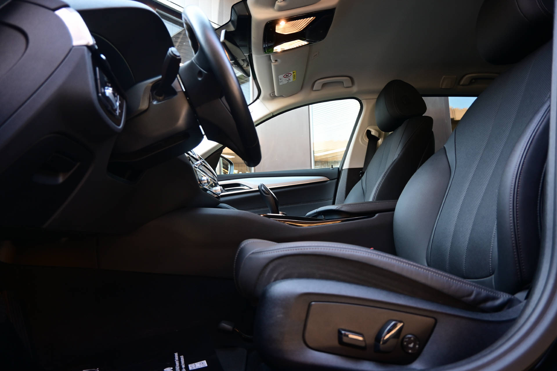 BMW 520d xDrive Touring-image-9