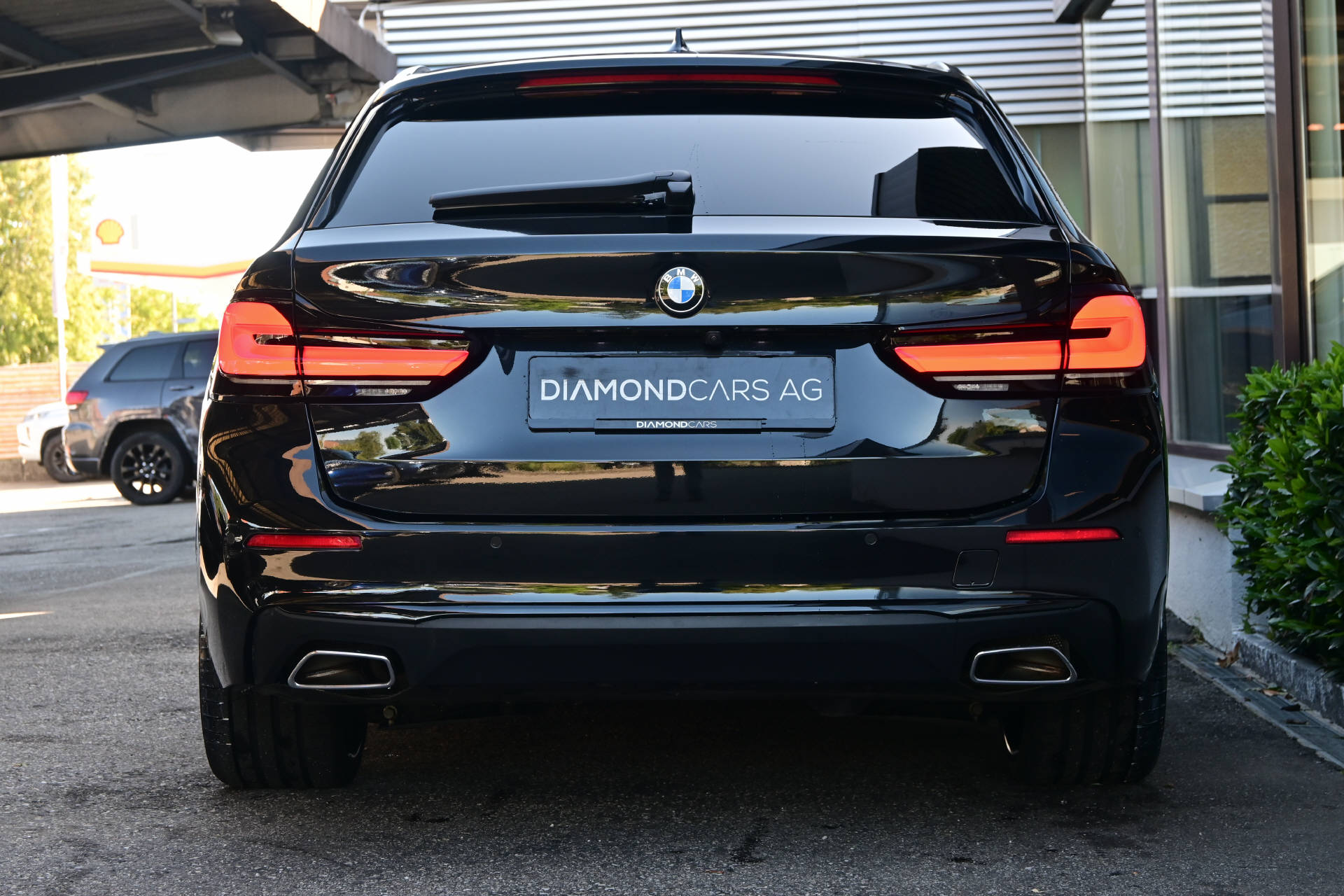 BMW 520d xDrive Touring-image-6