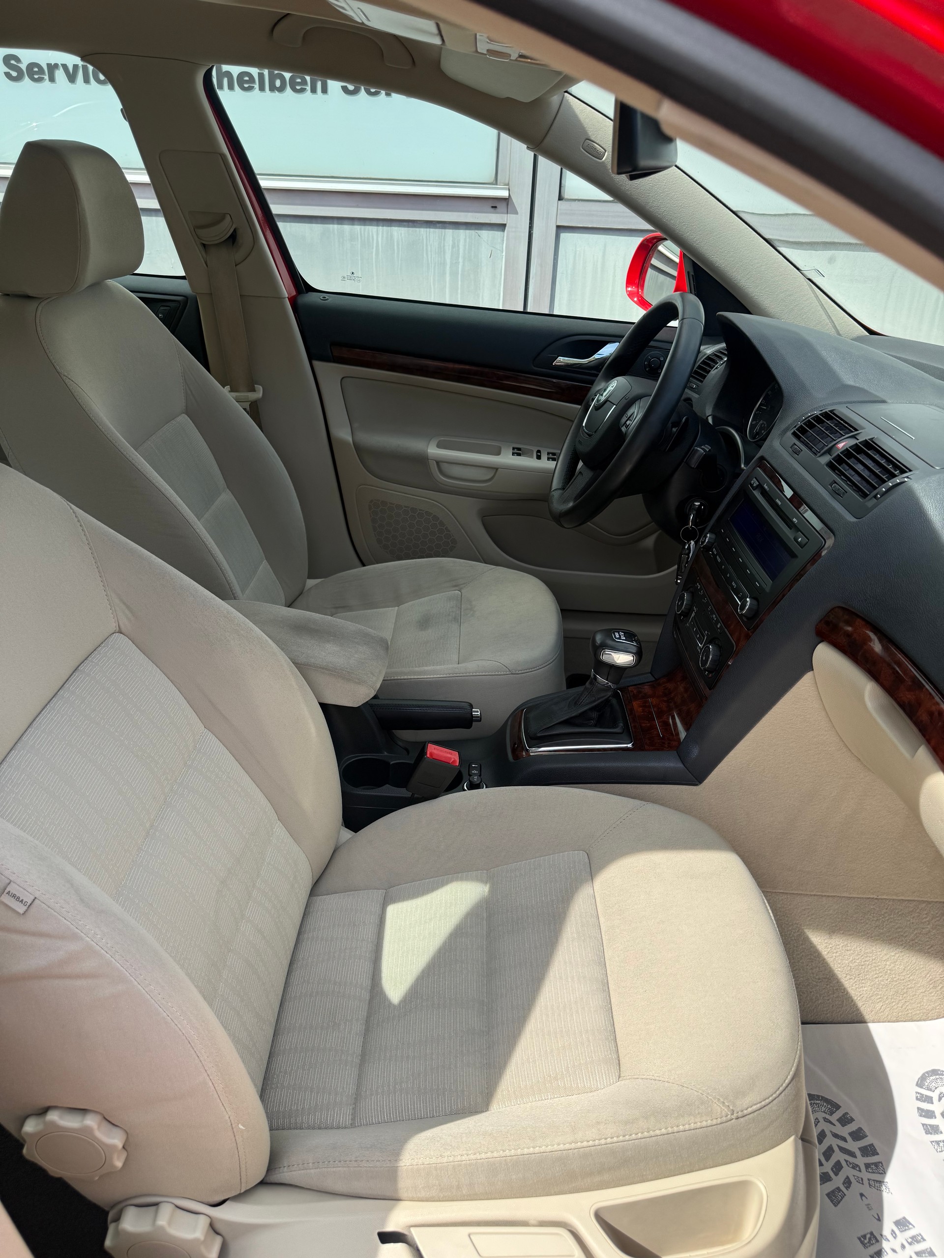 SKODA Octavia Combi 2.0 TDI Adventure 4x4 DSG || Frisch ab MFK-image-15