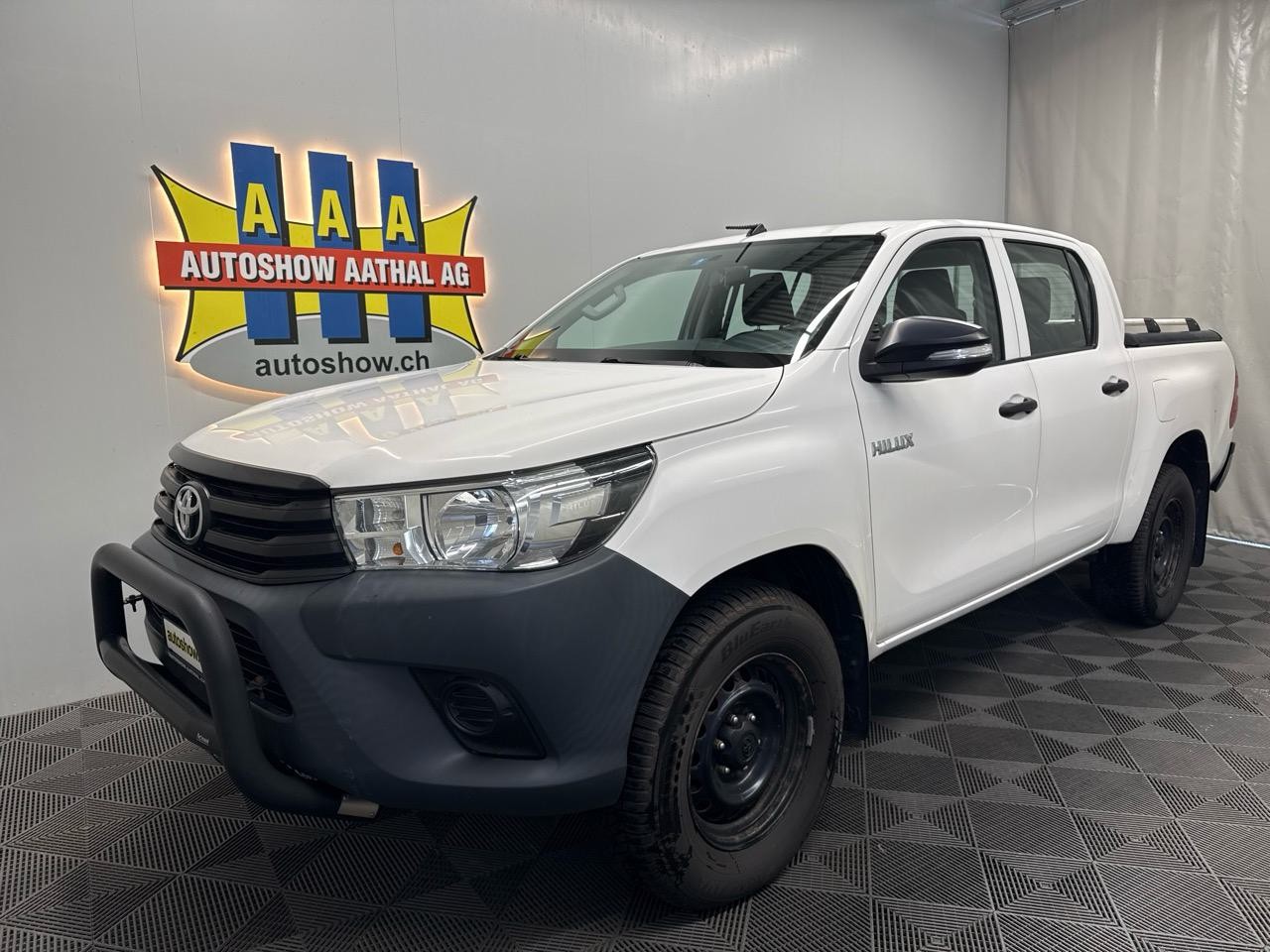 TOYOTA Hilux 2.4D-4D Luna Double Cab 4x4-image-0