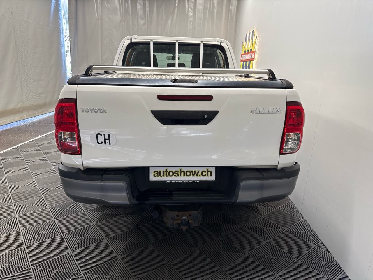 TOYOTA Hilux 2.4D-4D Luna Double Cab 4x4-image-9