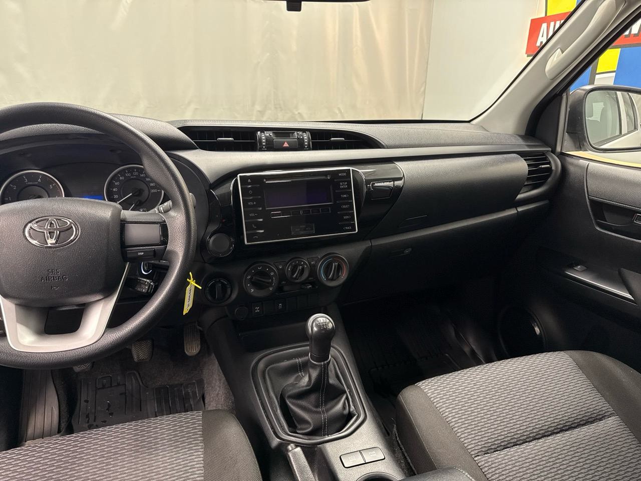 TOYOTA Hilux 2.4D-4D Luna Double Cab 4x4-image-5