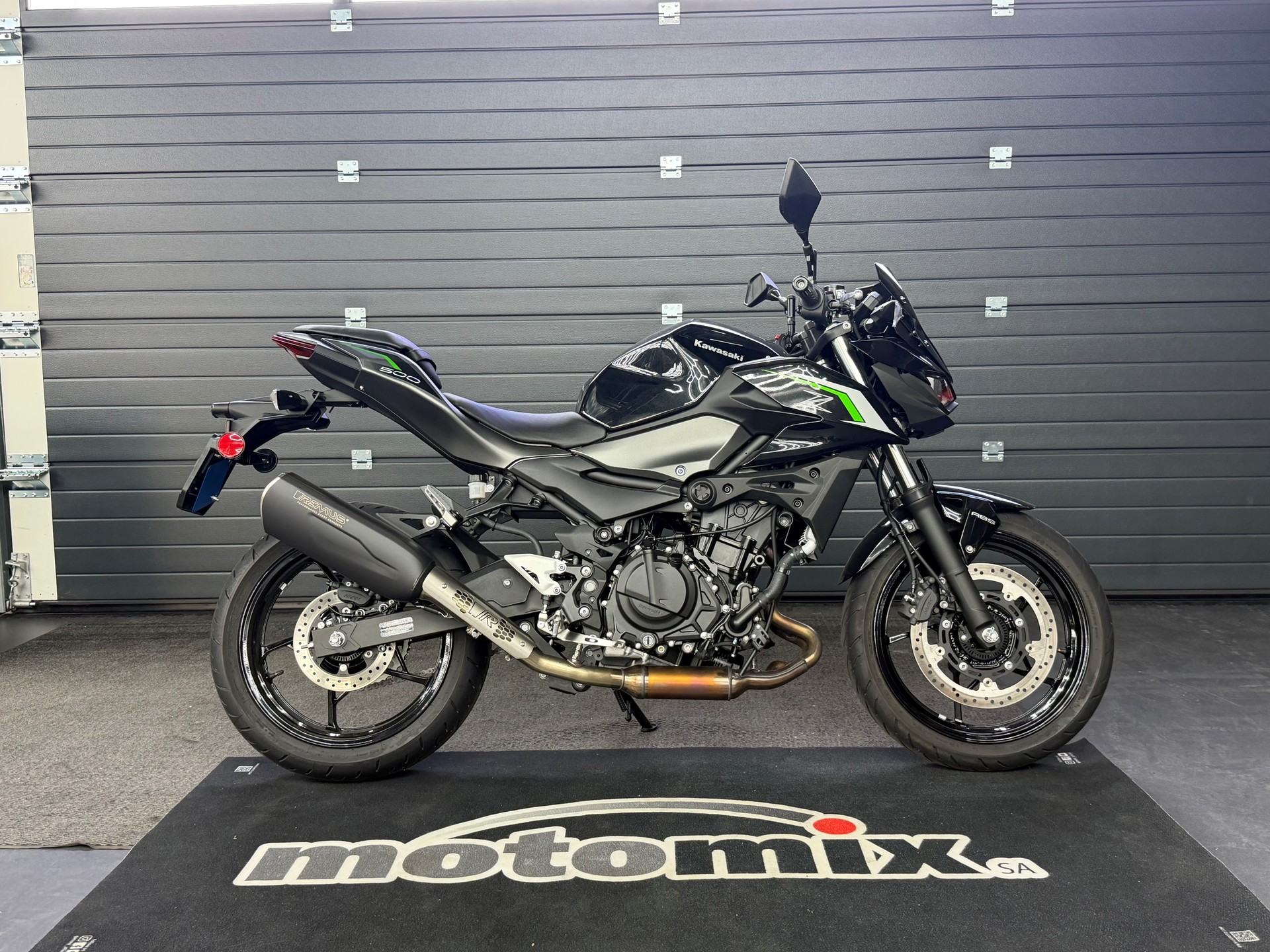 KAWASAKI Z 500-showroom-element-2