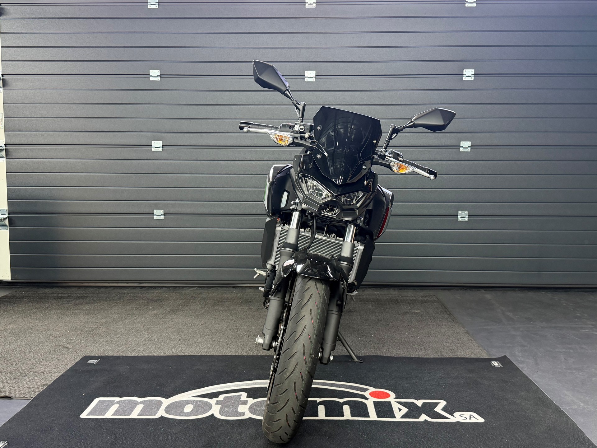 KAWASAKI Z 500-showroom-element-1