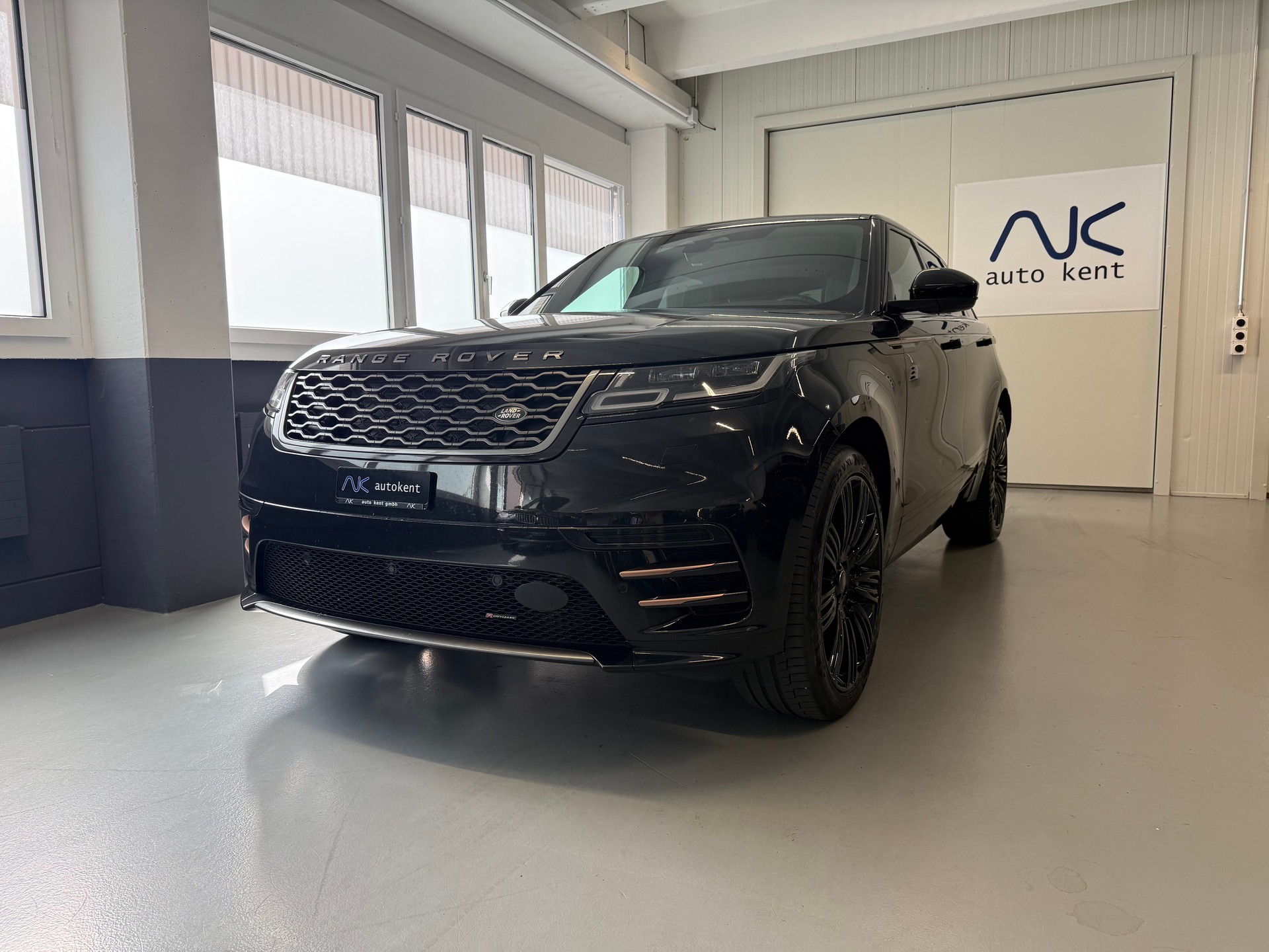 LAND ROVER Range Rover Velar R-Dynamic D 200 SE Automatic