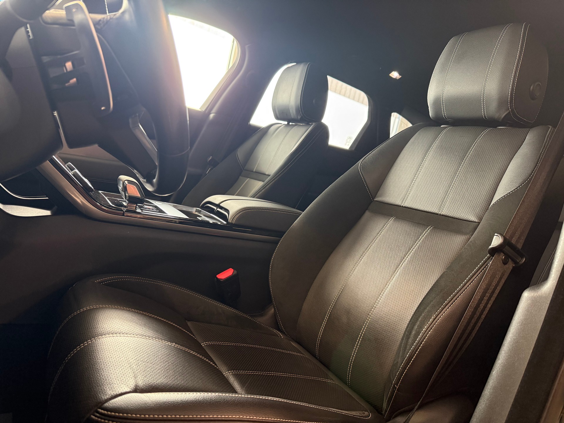 LAND ROVER Range Rover Velar R-Dynamic D 200 SE Automatic-image-17