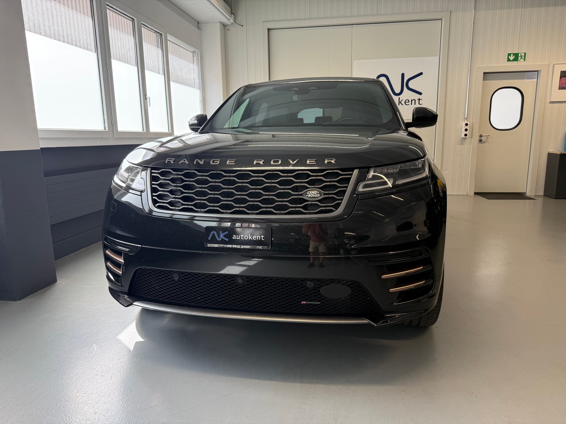 LAND ROVER Range Rover Velar R-Dynamic D 200 SE Automatic-showroom-element-1