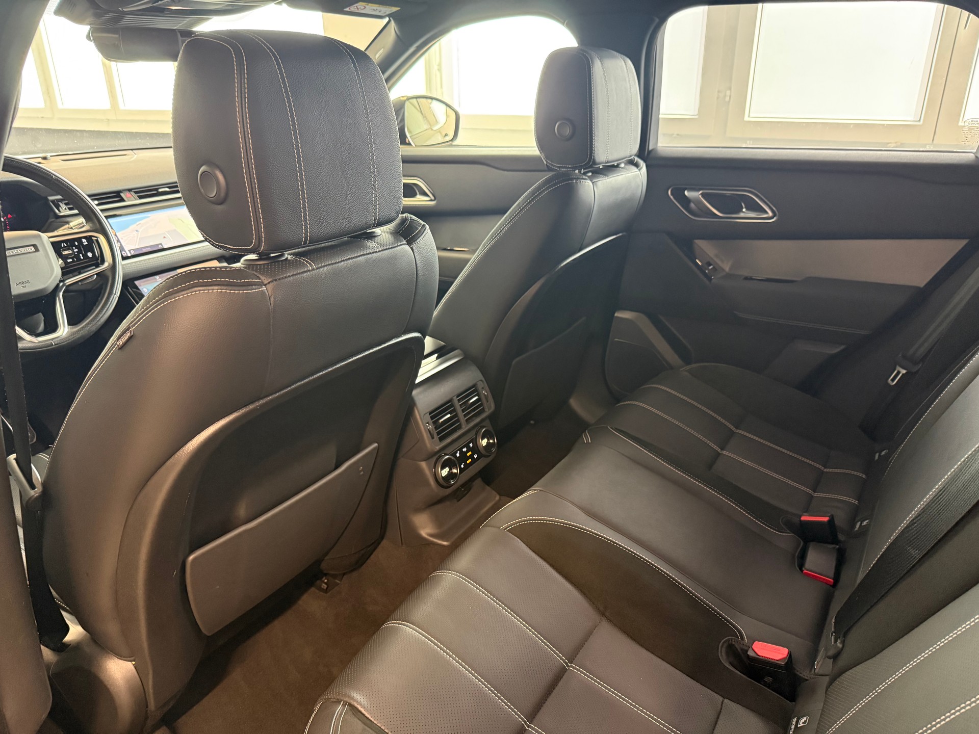 LAND ROVER Range Rover Velar R-Dynamic D 200 SE Automatic-image-18