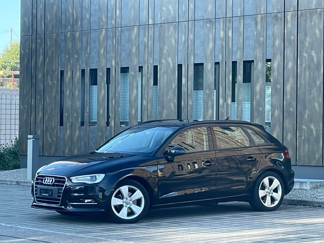 AUDI A3 Sportback 2.0 TDI Attraction quattro-image-2