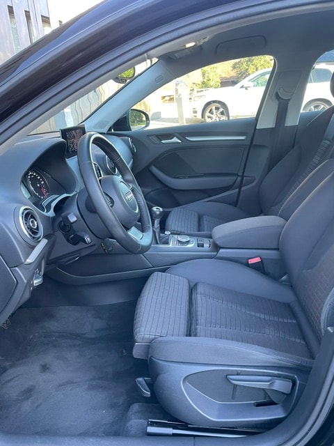 AUDI A3 Sportback 2.0 TDI Attraction quattro-image-15