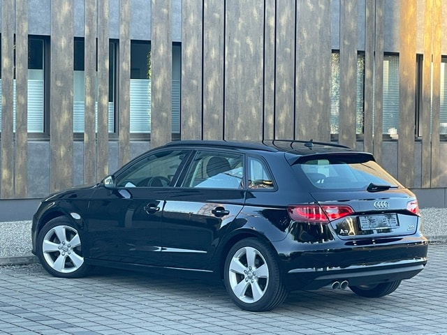 AUDI A3 Sportback 2.0 TDI Attraction quattro-image-13