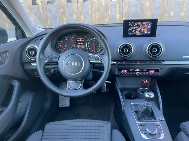 AUDI A3 Sportback 2.0 TDI Attraction quattro-image-18