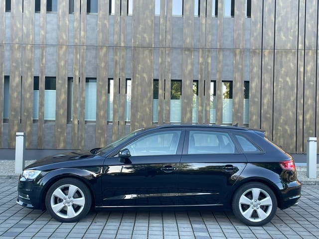 AUDI A3 Sportback 2.0 TDI Attraction quattro-image-6