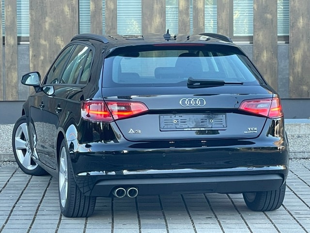 AUDI A3 Sportback 2.0 TDI Attraction quattro-image-11