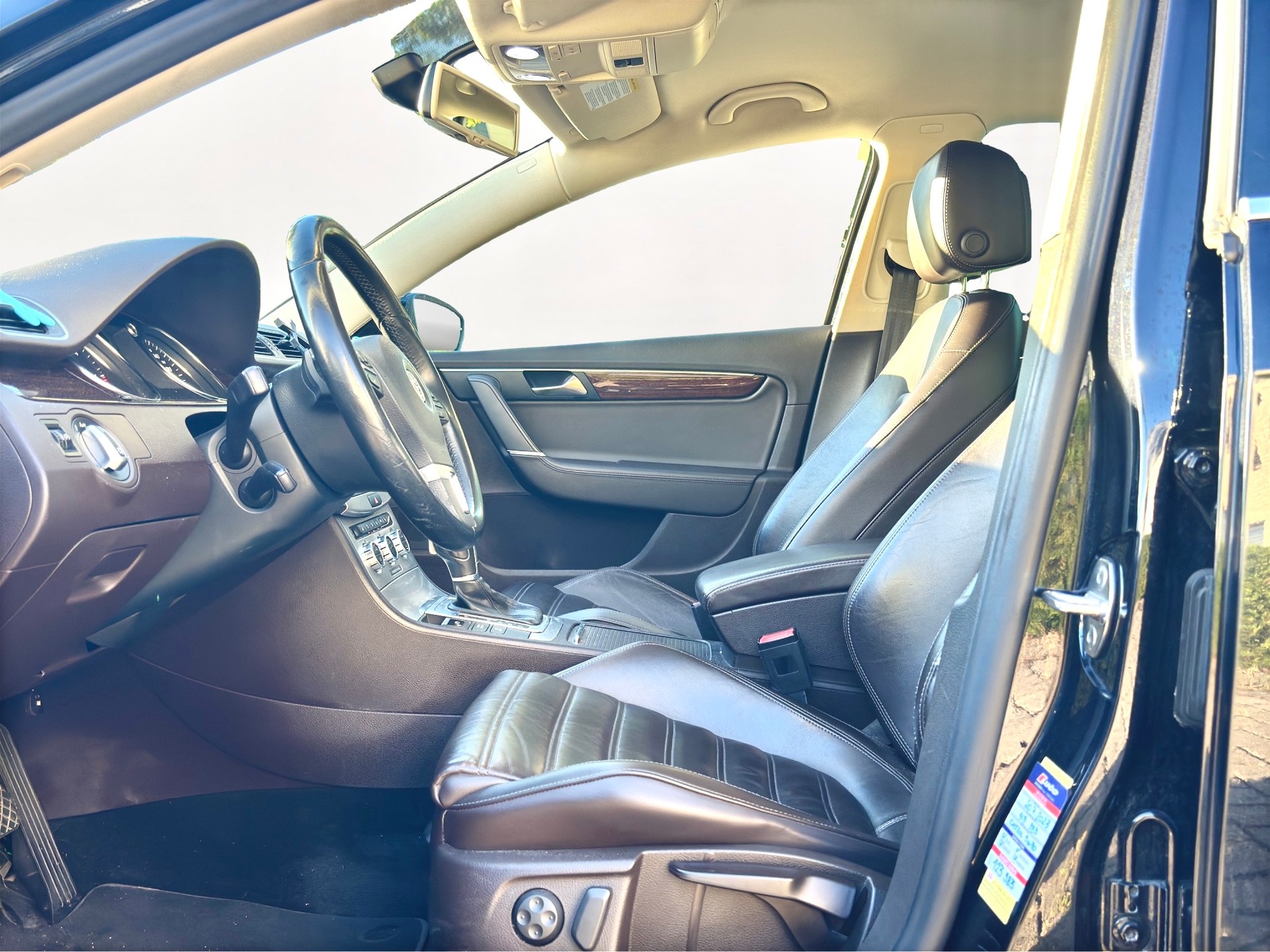 VW Passat Variant 2.0 TDI BMT Highline DSG-image-8