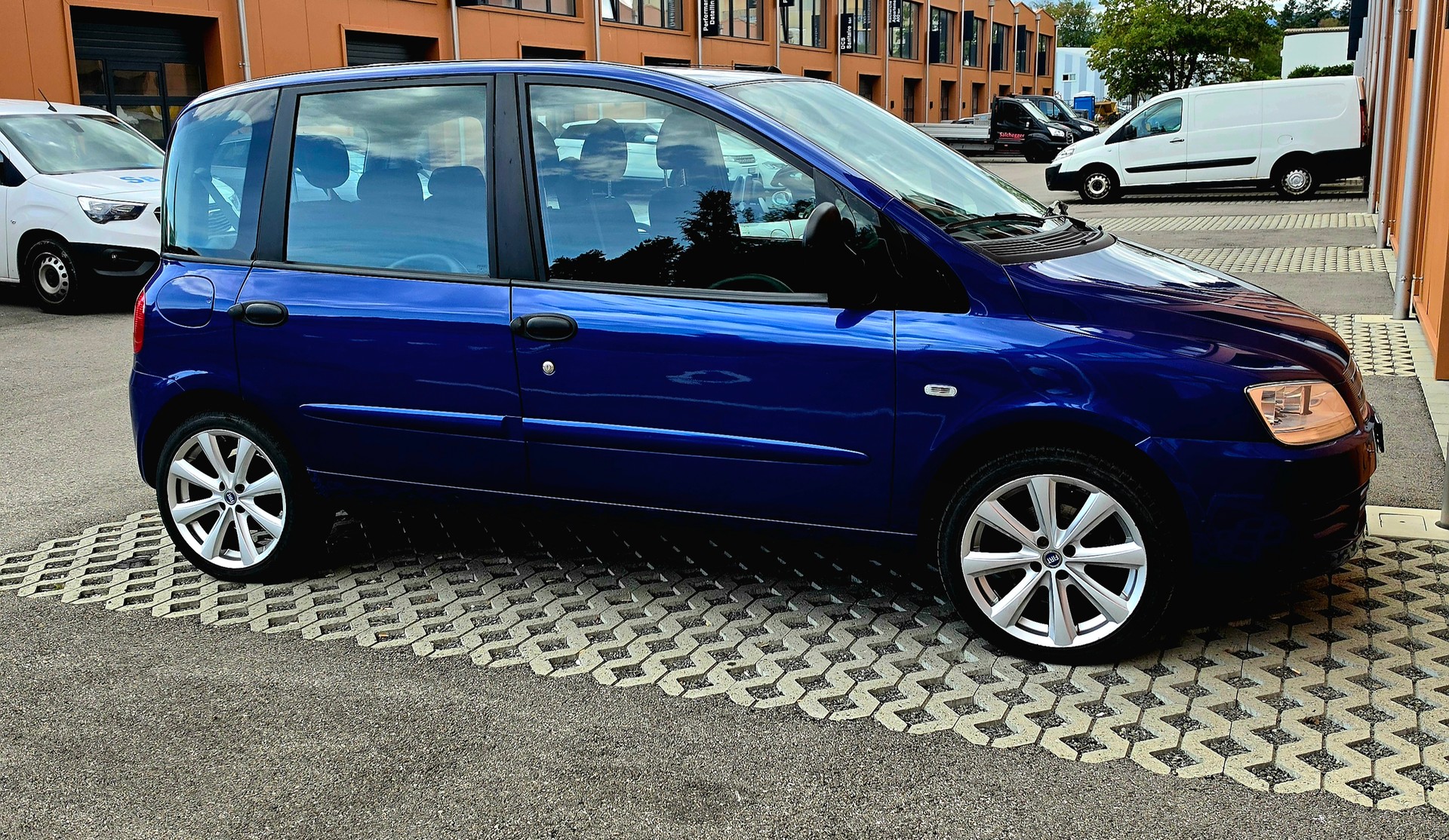 FIAT Multipla 1.6 16V Swiss-image-1