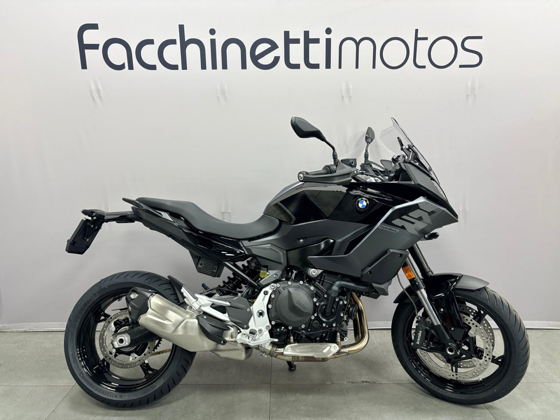 BMW F 900 XR A2 Triple Black