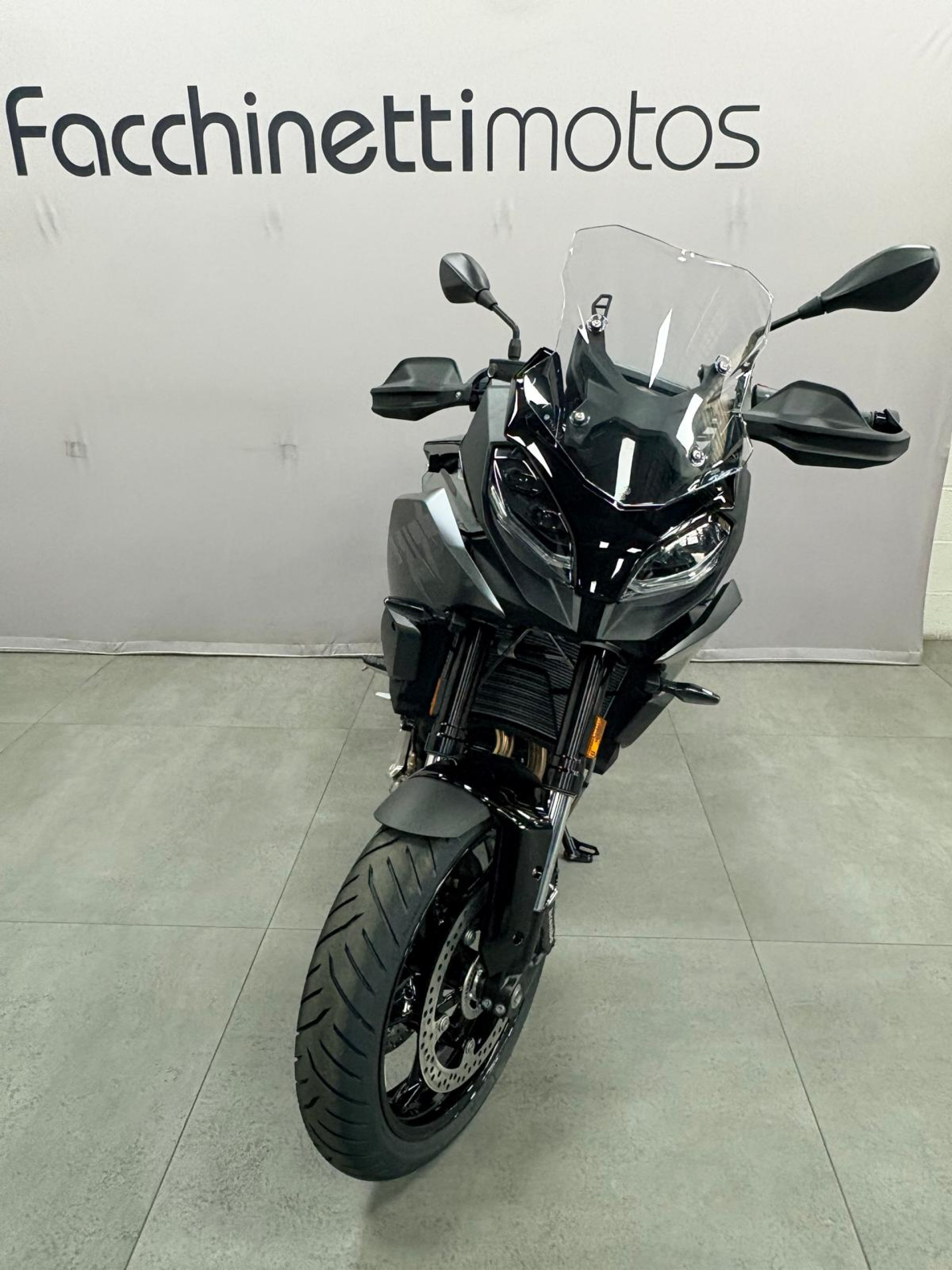 BMW F 900 XR A2 Triple Black-image-5