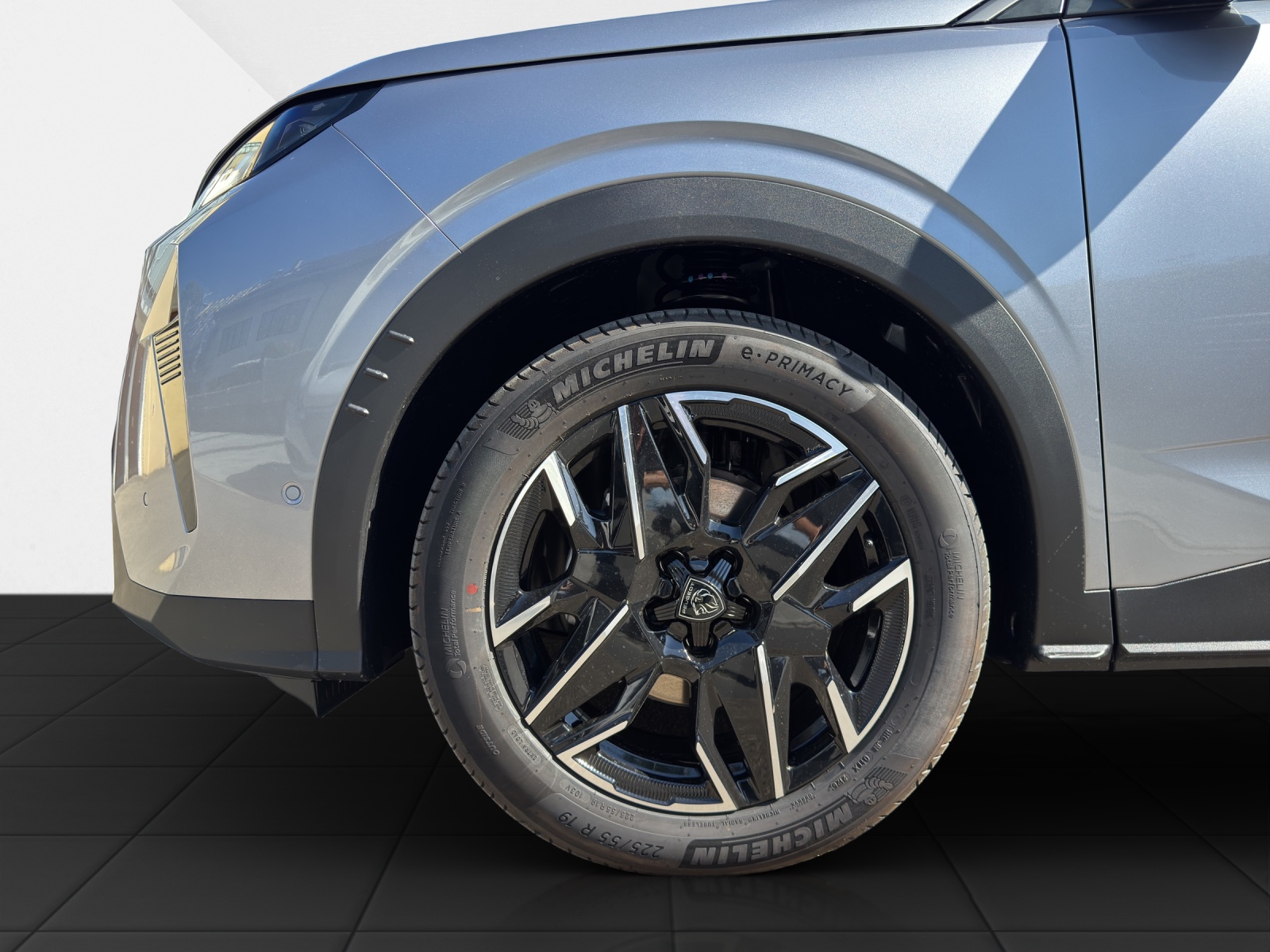 PEUGEOT 3008 1.2 Hybrid 145 Allure Premium-image-19