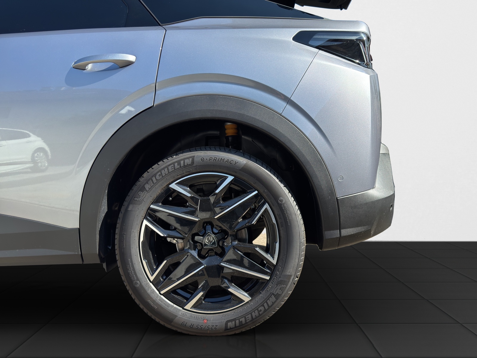 PEUGEOT 3008 1.2 Hybrid 145 Allure Premium-image-20