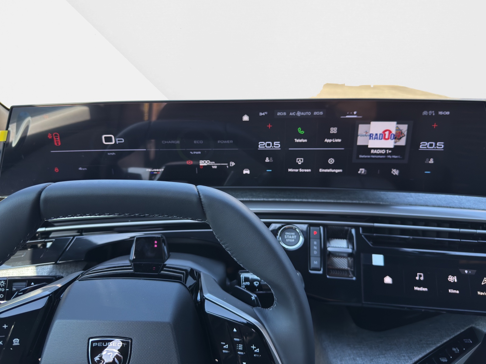 PEUGEOT 3008 1.2 Hybrid 145 Allure Premium-image-10