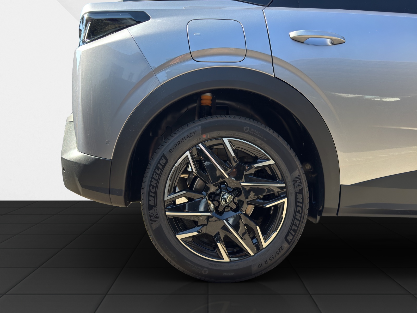 PEUGEOT 3008 1.2 Hybrid 145 Allure Premium-image-22