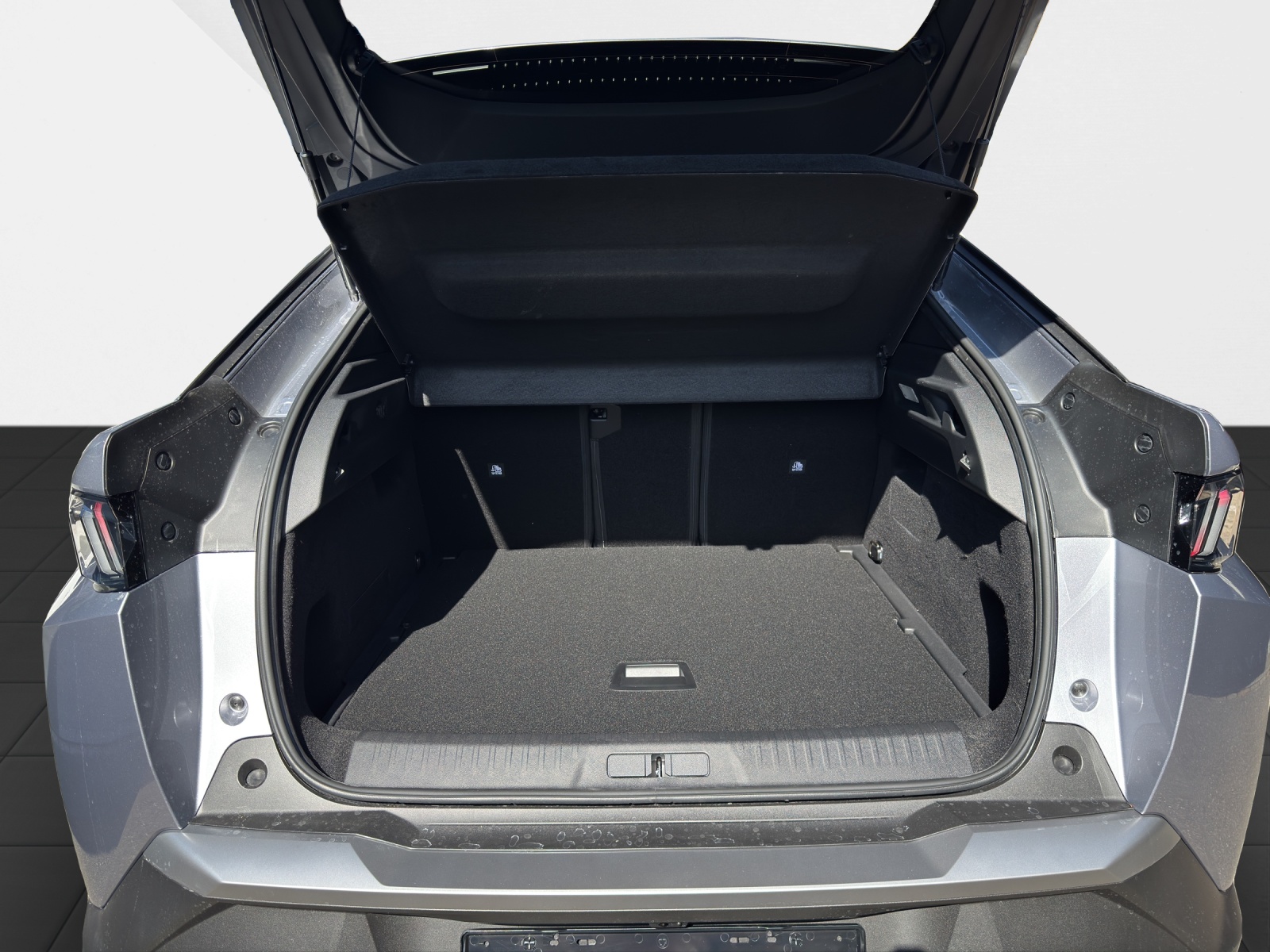 PEUGEOT 3008 1.2 Hybrid 145 Allure Premium-image-15