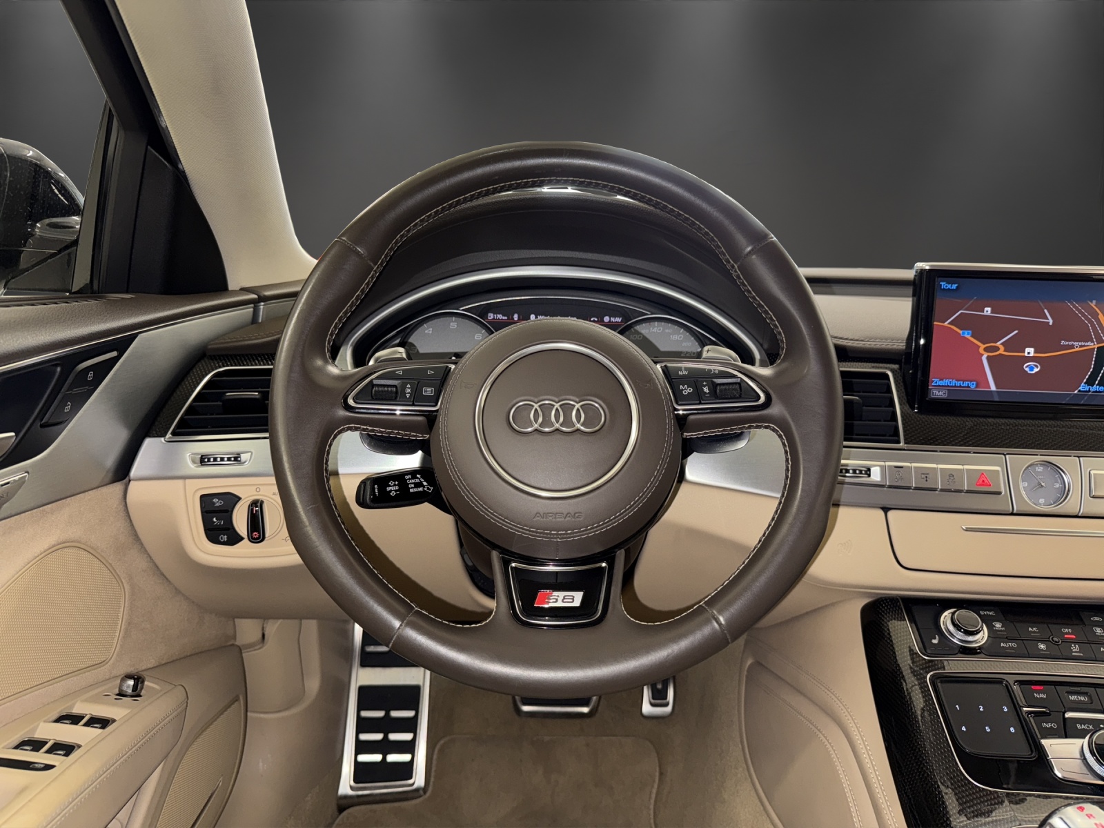 AUDI S8 4.0 TFSI V8 quattro tiptronic-image-12