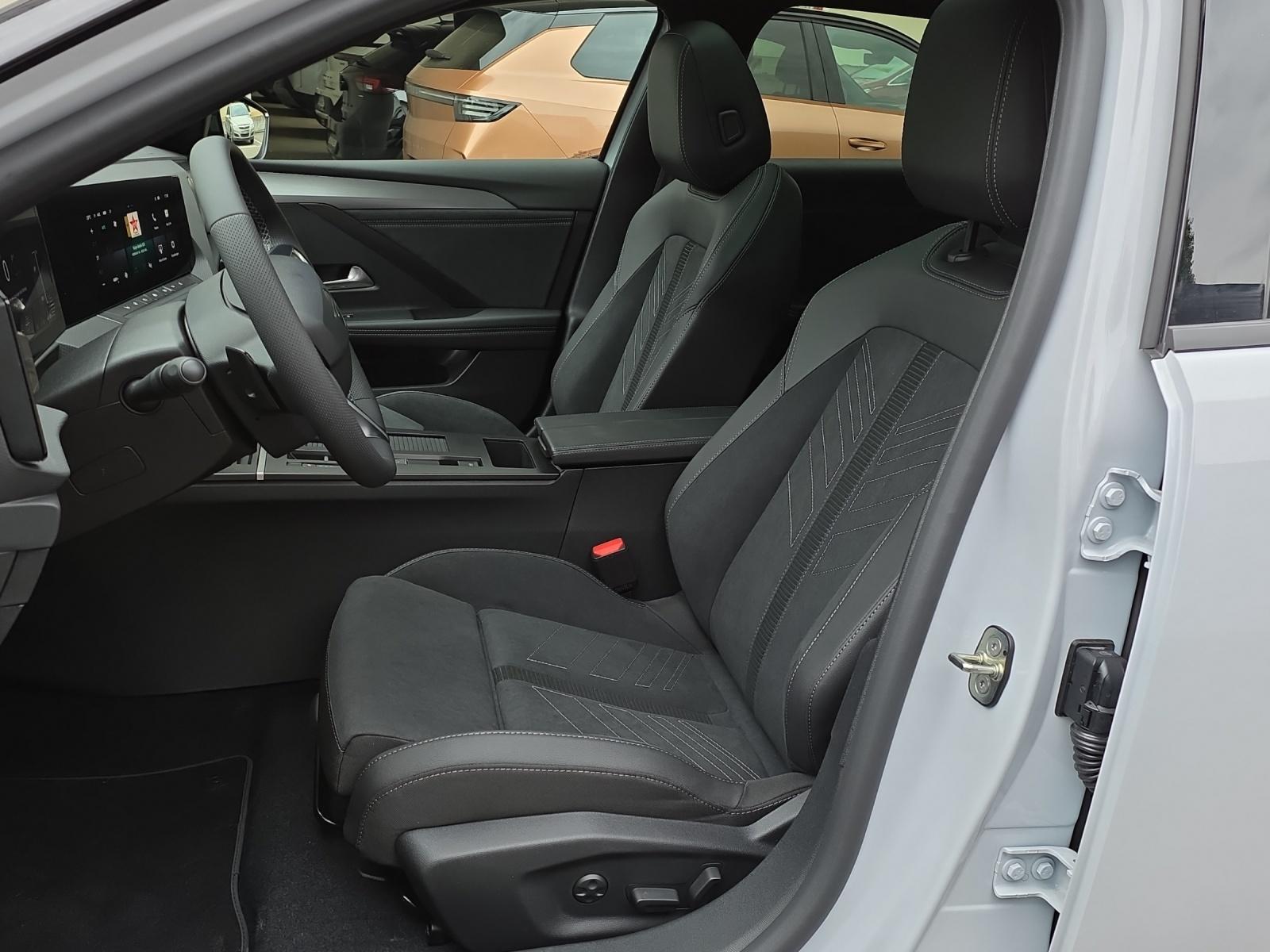 OPEL Astra-e Sports Tourer Ultimate-image-16