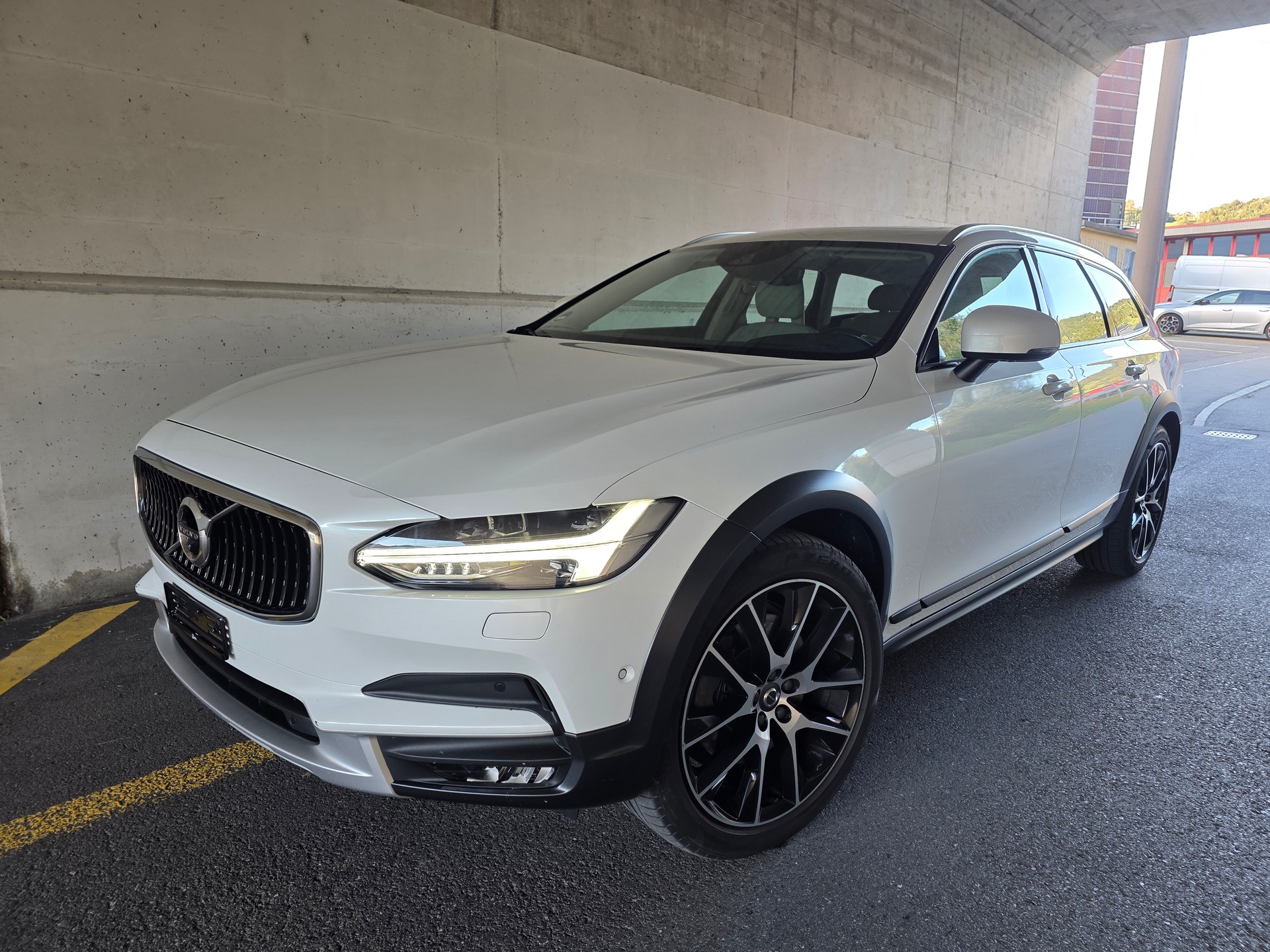 VOLVO Cross Country 2.0 D4 Pro AWD-image-0