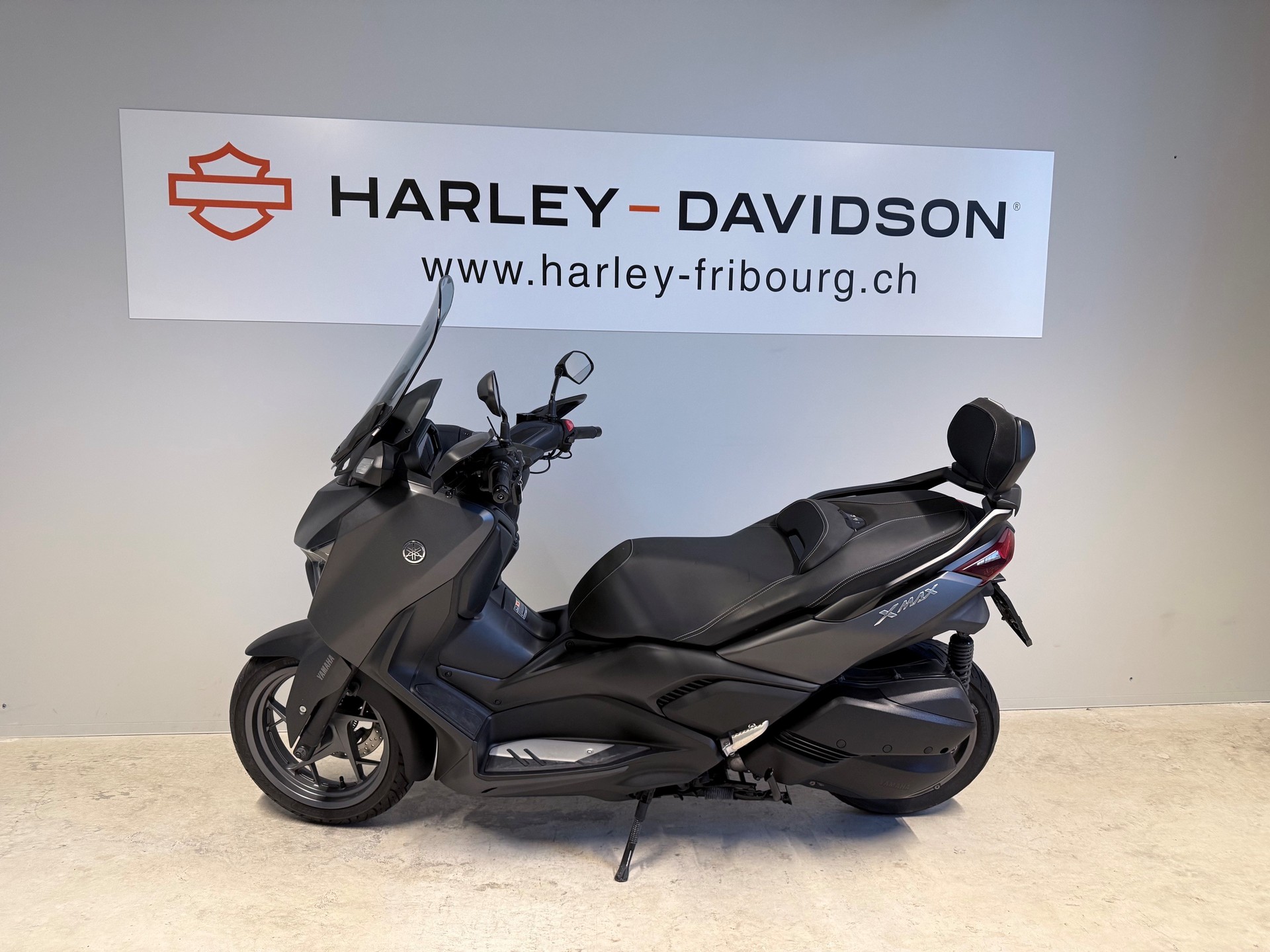 YAMAHA X-Max 300-showroom-element-2