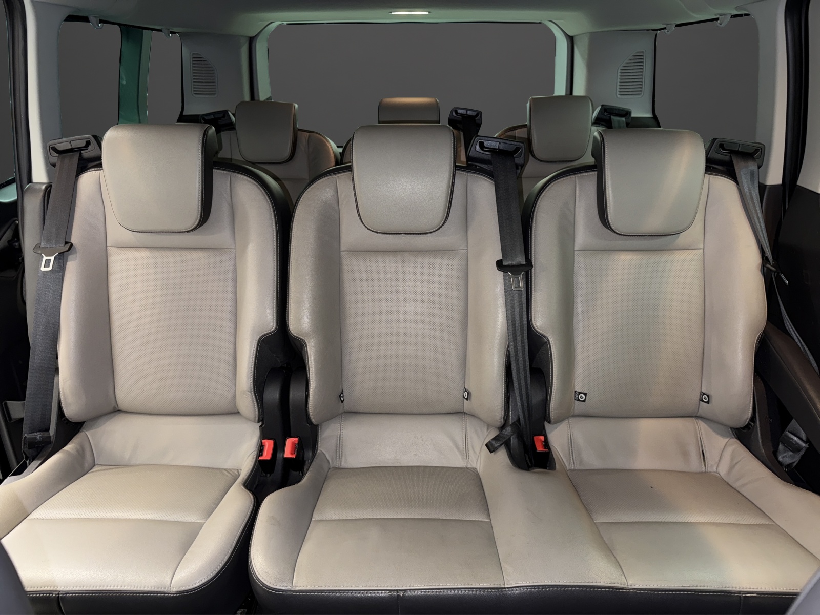 FORD Tourneo Custom 300 L1H1 Titanium-image-10