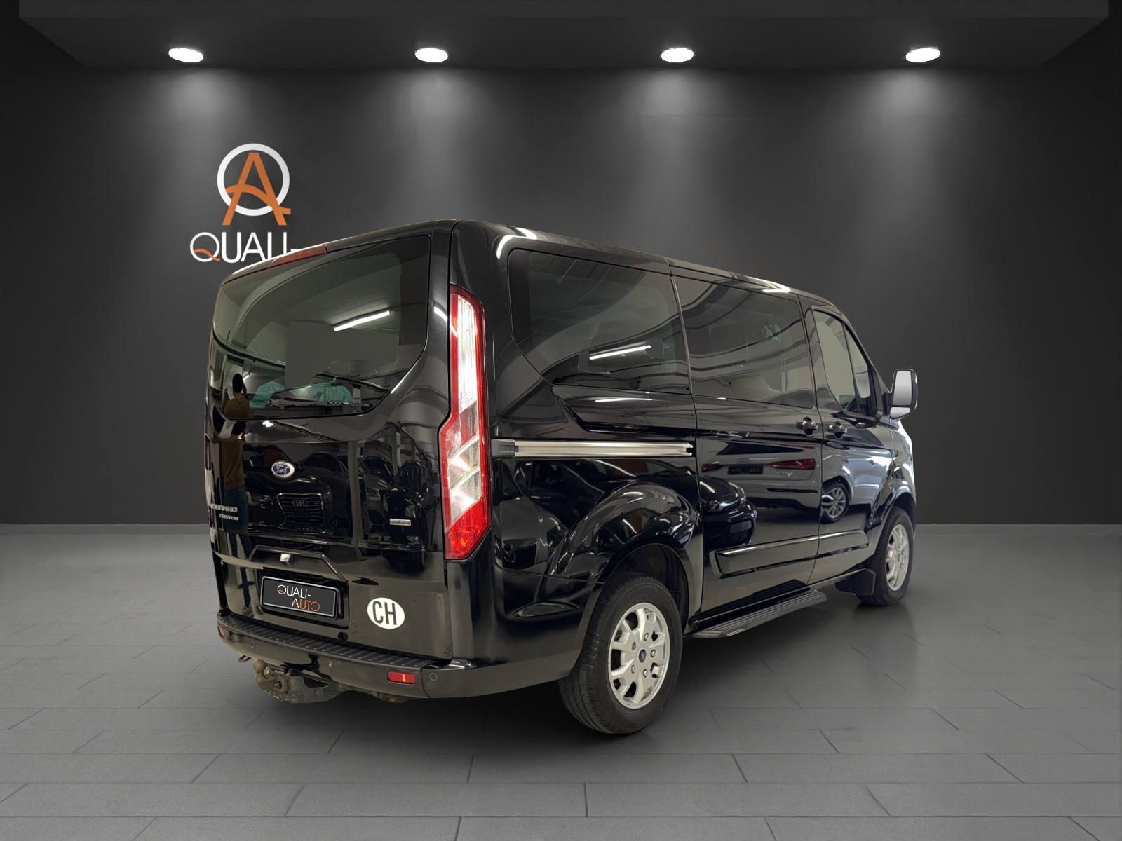 FORD Tourneo Custom 300 L1H1 Titanium-image-5