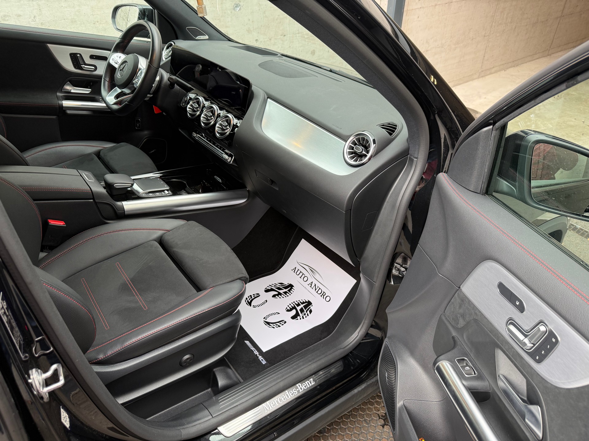 MERCEDES-BENZ GLA 220d 4Matic AMG Line 8G-DCT-image-11