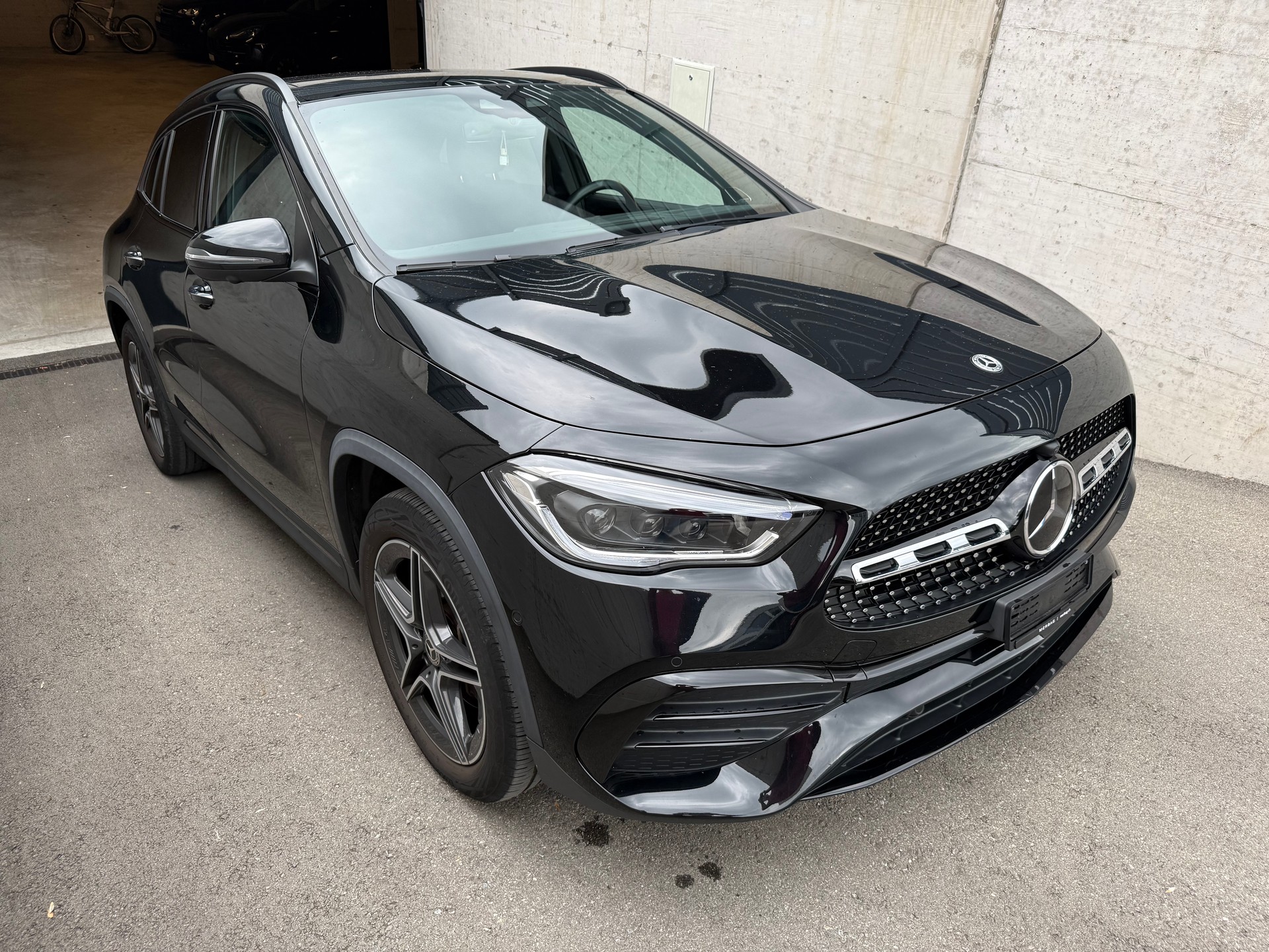 MERCEDES-BENZ GLA 220d 4Matic AMG Line 8G-DCT-image-1