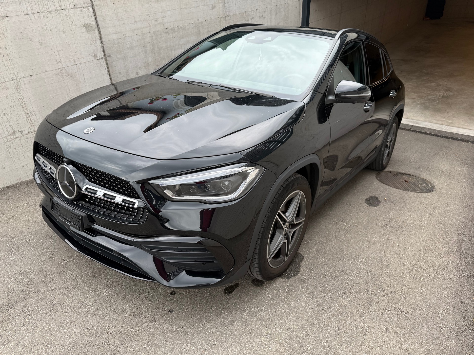 MERCEDES-BENZ GLA 220d 4Matic AMG Line 8G-DCT