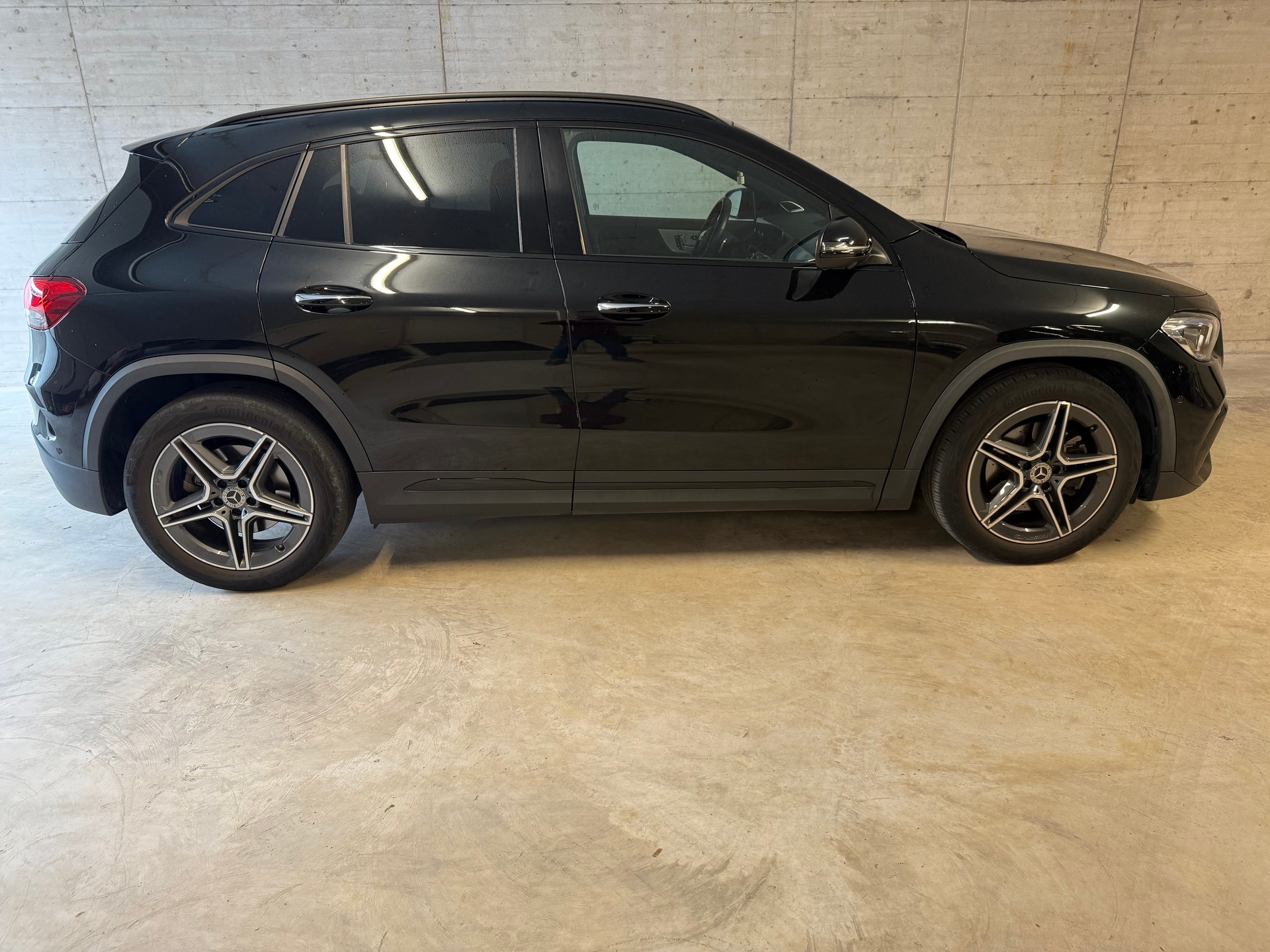 MERCEDES-BENZ GLA 220d 4Matic AMG Line 8G-DCT-image-7