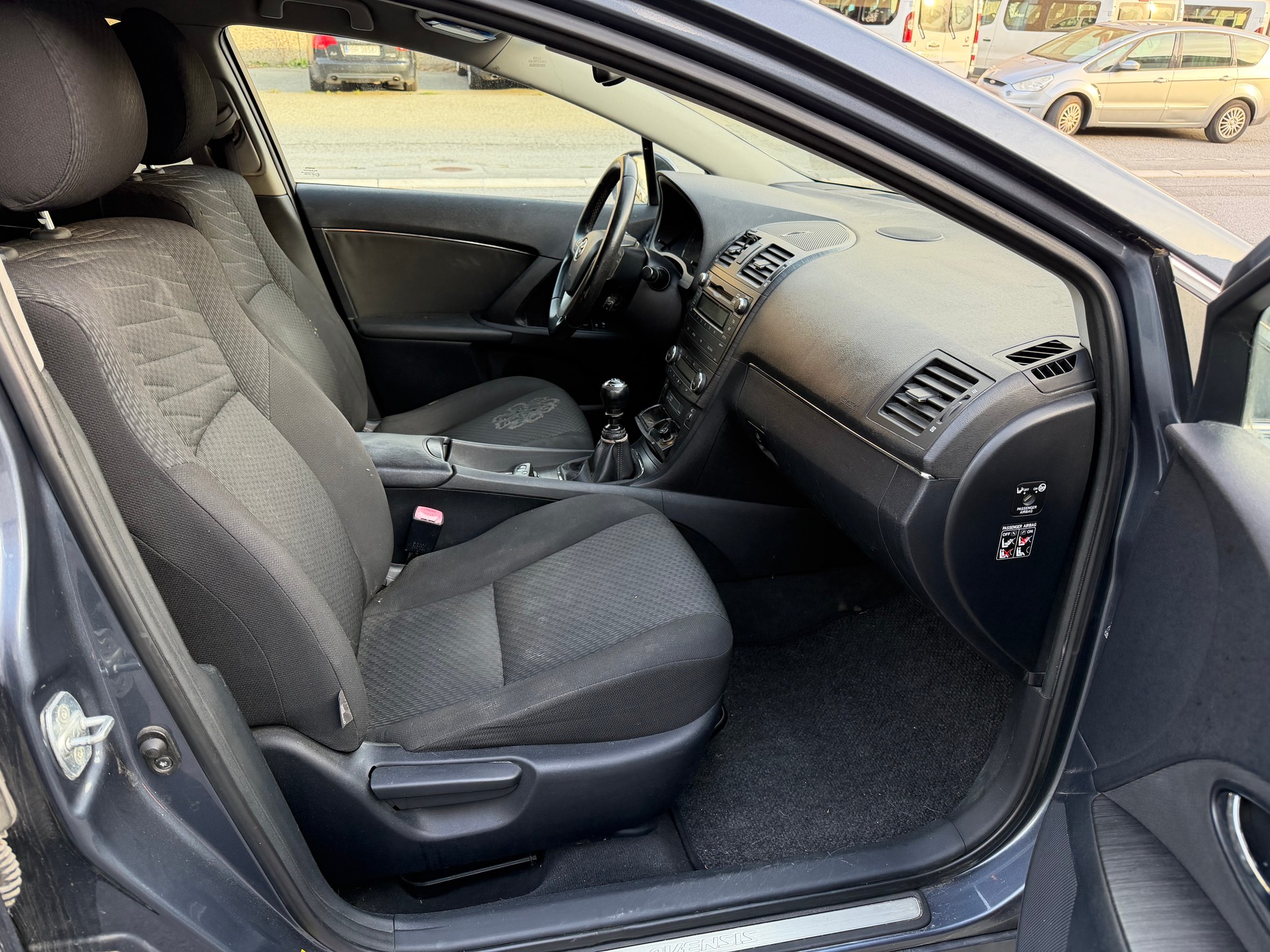 TOYOTA Avensis Sportswagon 2.2D-4D Linea Luna-image-7