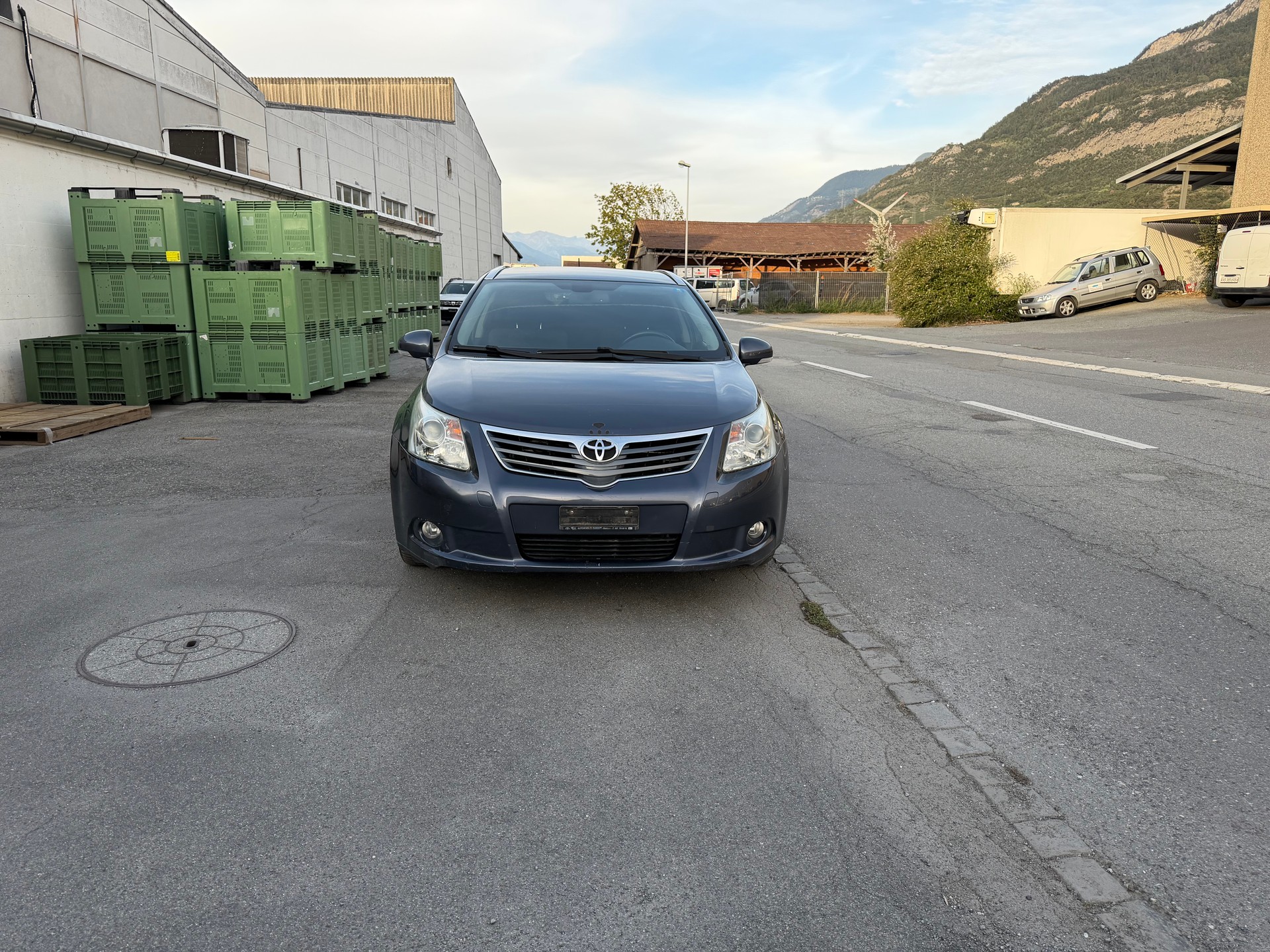 TOYOTA Avensis Sportswagon 2.2D-4D Linea Luna-image-9