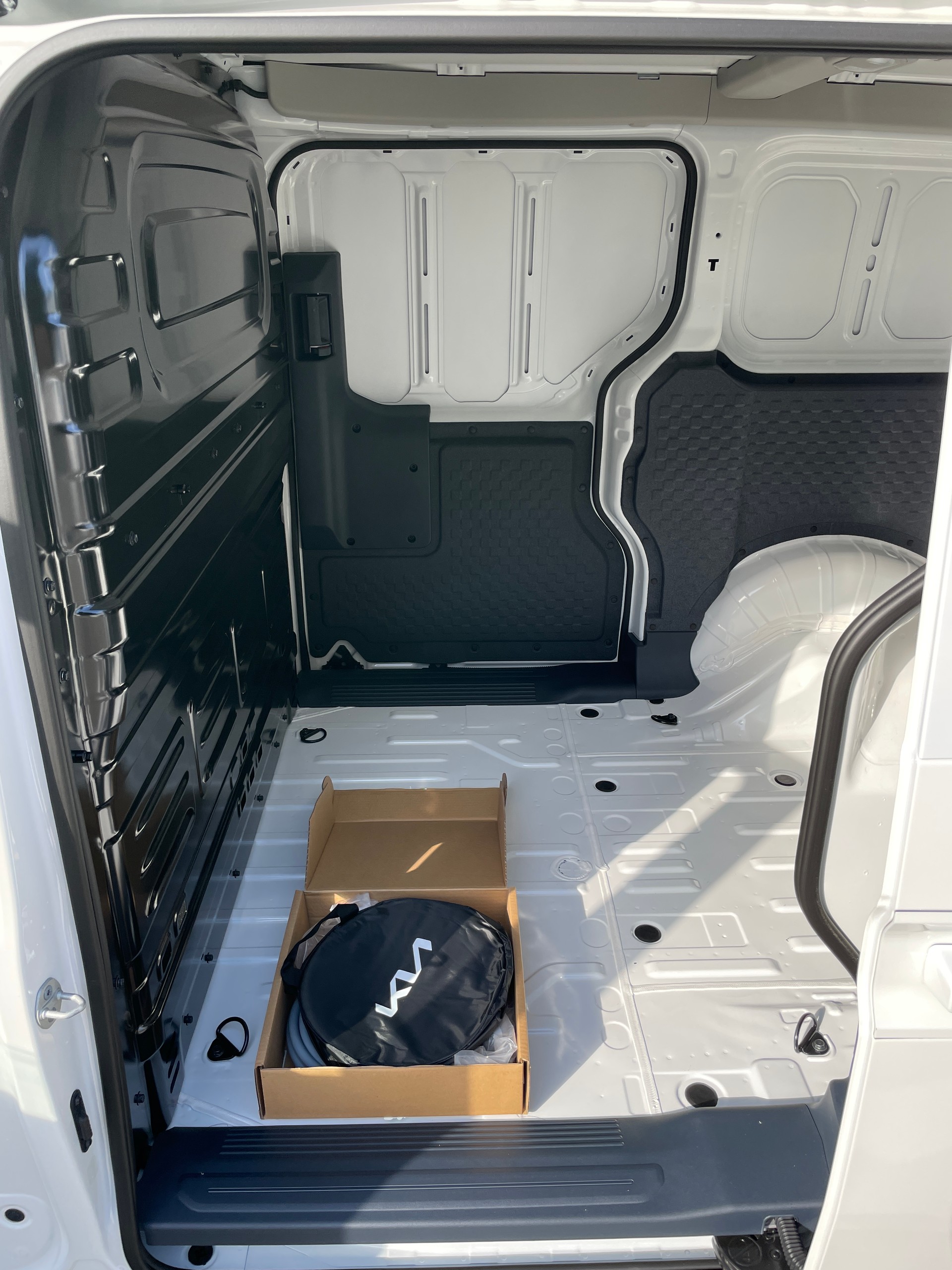 KIA PV5 Cargo 71.2 kWh Elite L2H1, 2-Schiebetüren und Wärmepumpe-image-13